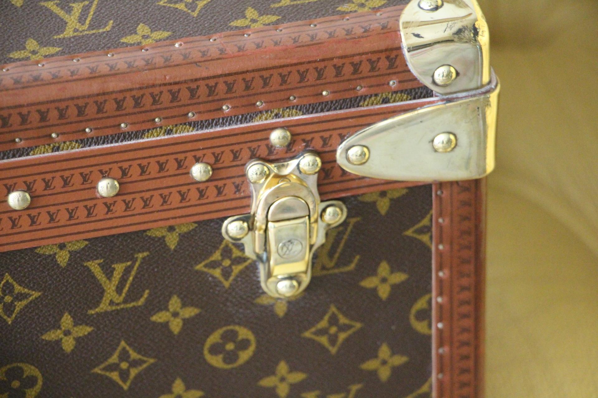Louis Vuitton Suitcase, Alzer 60 Louis Vuitton Suitcase, Vuitton Rigid Suitcase In Good Condition In Saint-Ouen, FR