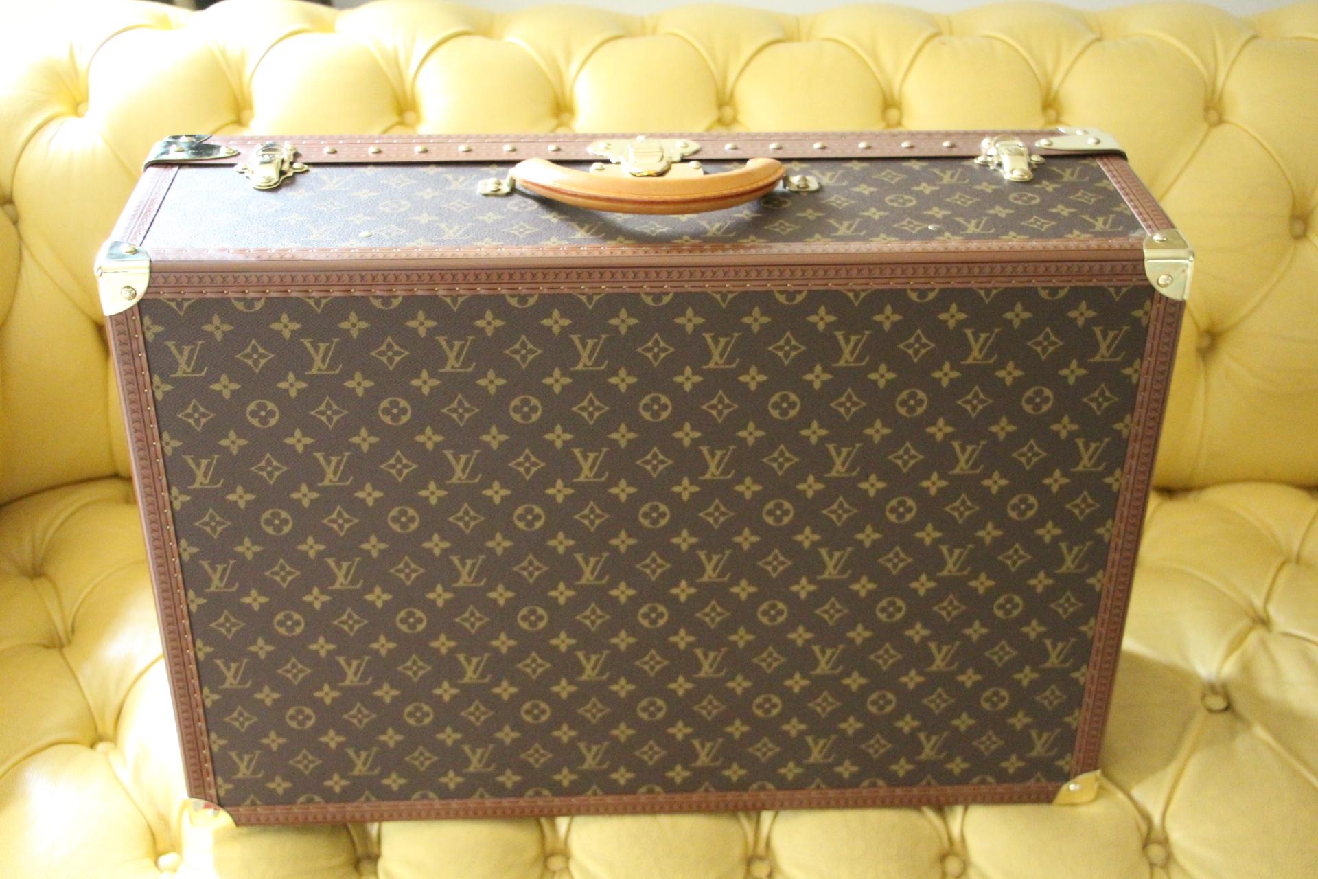  Louis Vuitton Suitcase, Alzer 65 Louis Vuitton Suitcase, Large Vuitton Suitcase In Excellent Condition In Saint-ouen, FR