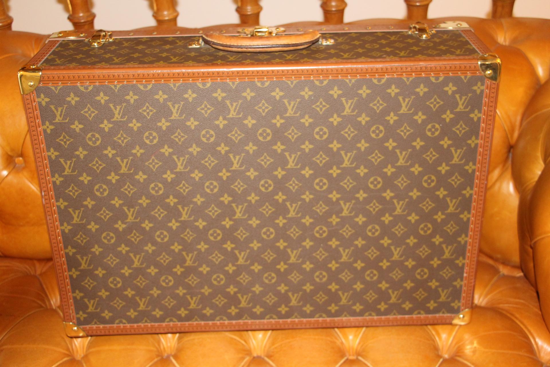  Louis Vuitton Suitcase, Alzer 65 Louis Vuitton Suitcase, Large Vuitton Suitcase In Excellent Condition In Saint-ouen, FR