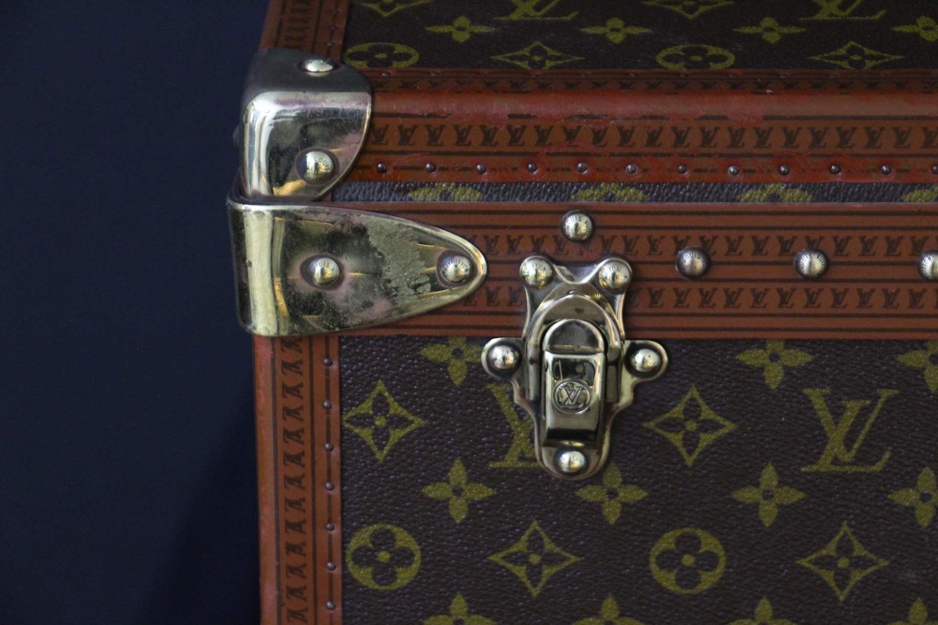  Louis Vuitton Suitcase, Alzer 70 Louis Vuitton Suitcase, Large Vuitton Suitcase In Good Condition For Sale In Saint-ouen, FR