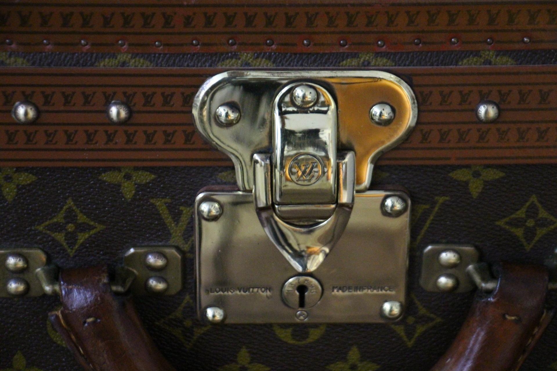 Women's or Men's  Louis Vuitton Suitcase, Alzer 70 Louis Vuitton Suitcase, Large Vuitton Suitcase For Sale