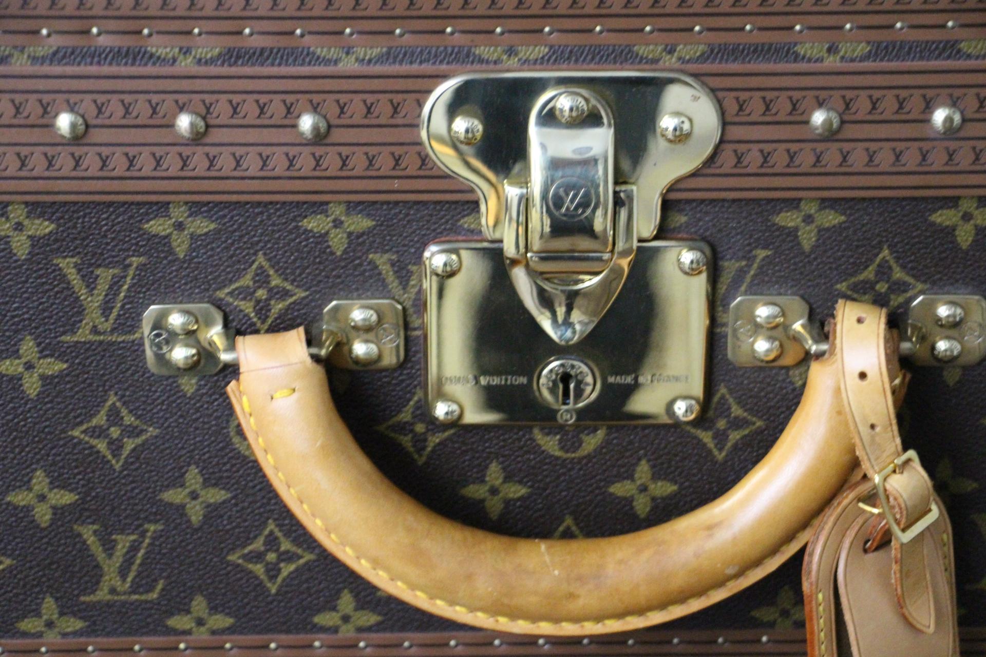  Louis Vuitton Suitcase, Alzer 70 Louis Vuitton Suitcase, Large Vuitton Suitcase In Excellent Condition For Sale In Saint-ouen, FR