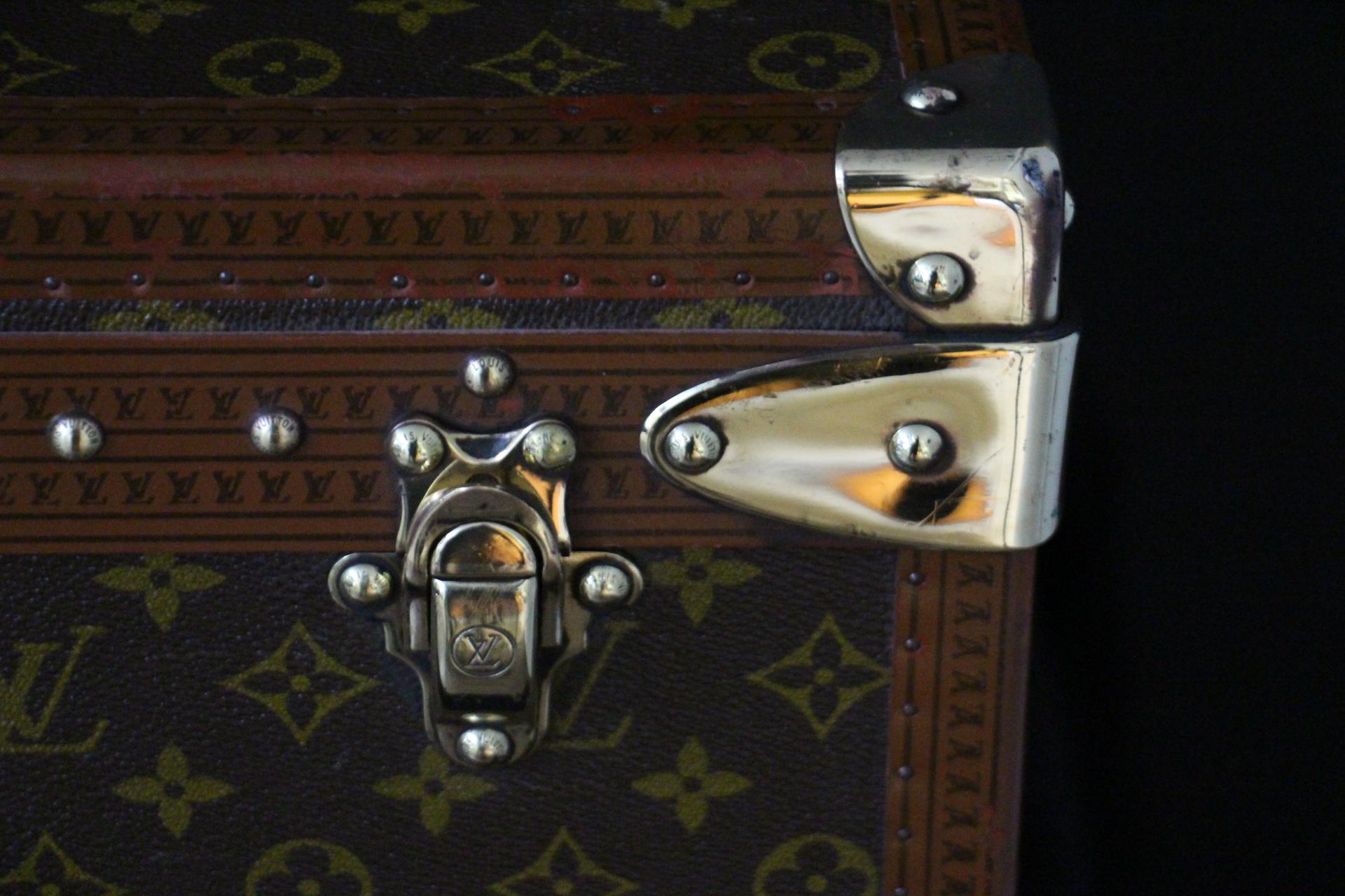  Louis Vuitton Suitcase, Alzer 70 Louis Vuitton Suitcase, Large Vuitton Suitcase For Sale 2