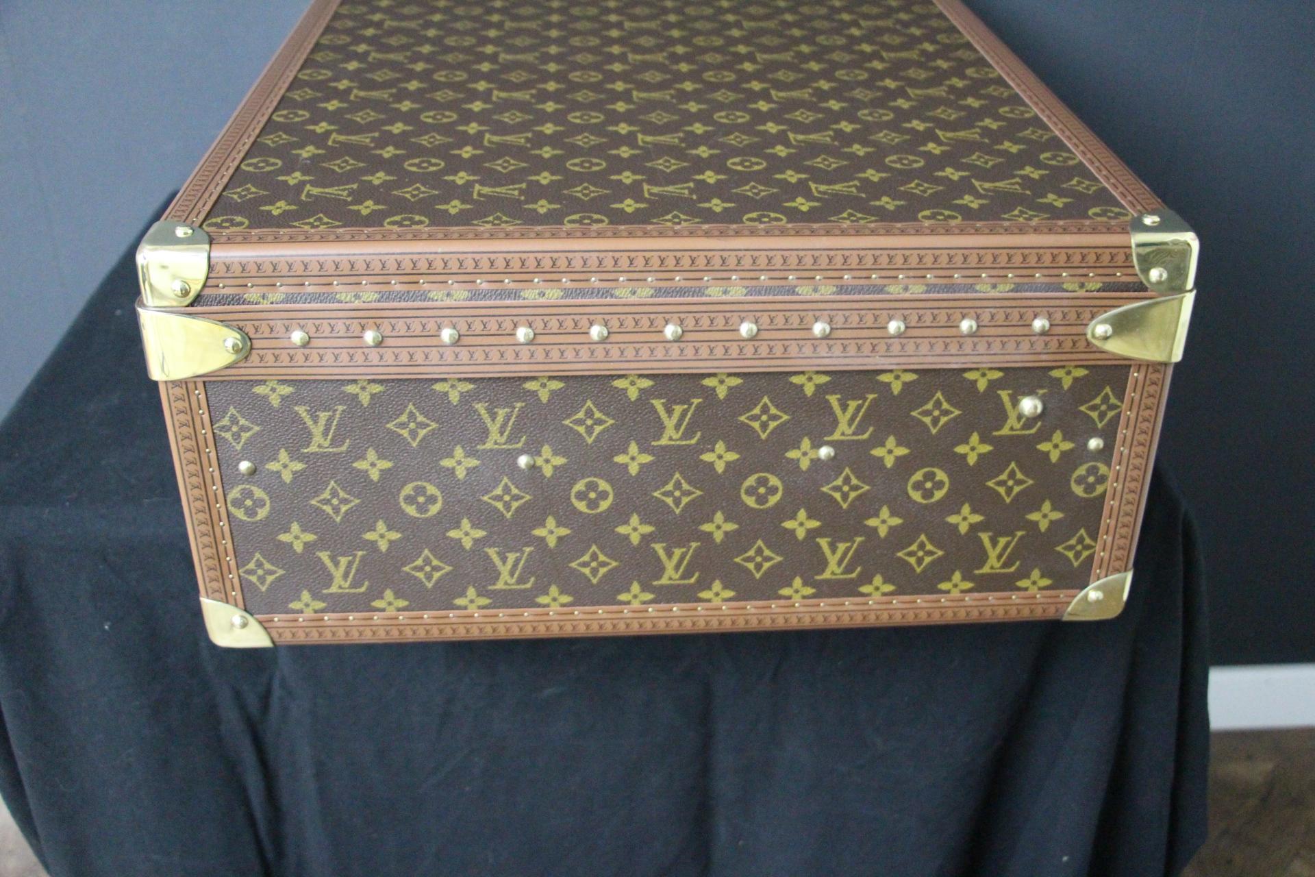  Louis Vuitton Suitcase, Alzer 70 Louis Vuitton Suitcase, Large Vuitton Suitcase For Sale 3
