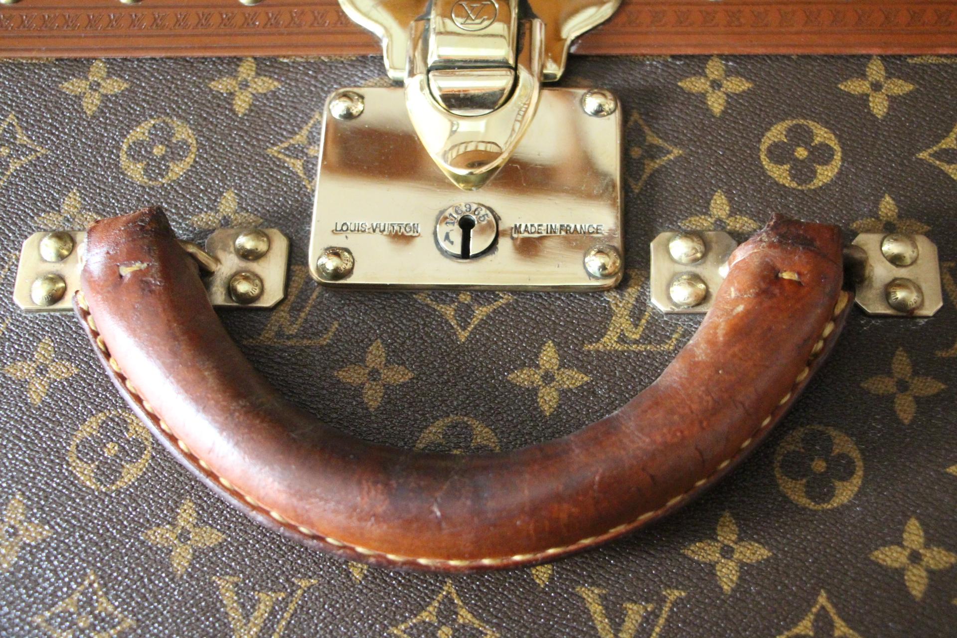 Women's or Men's  Louis Vuitton Suitcase, Alzer 80 Louis Vuitton Suitcase, Large Vuitton Suitcase