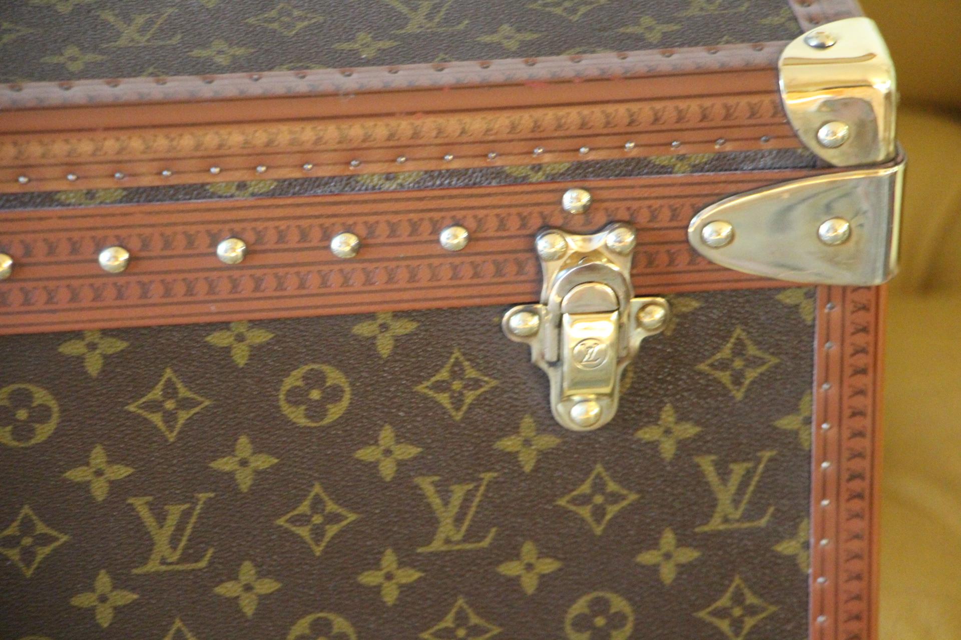 Gray  Louis Vuitton Suitcase, Alzer 80 Louis Vuitton Suitcase, Large Vuitton Suitcase