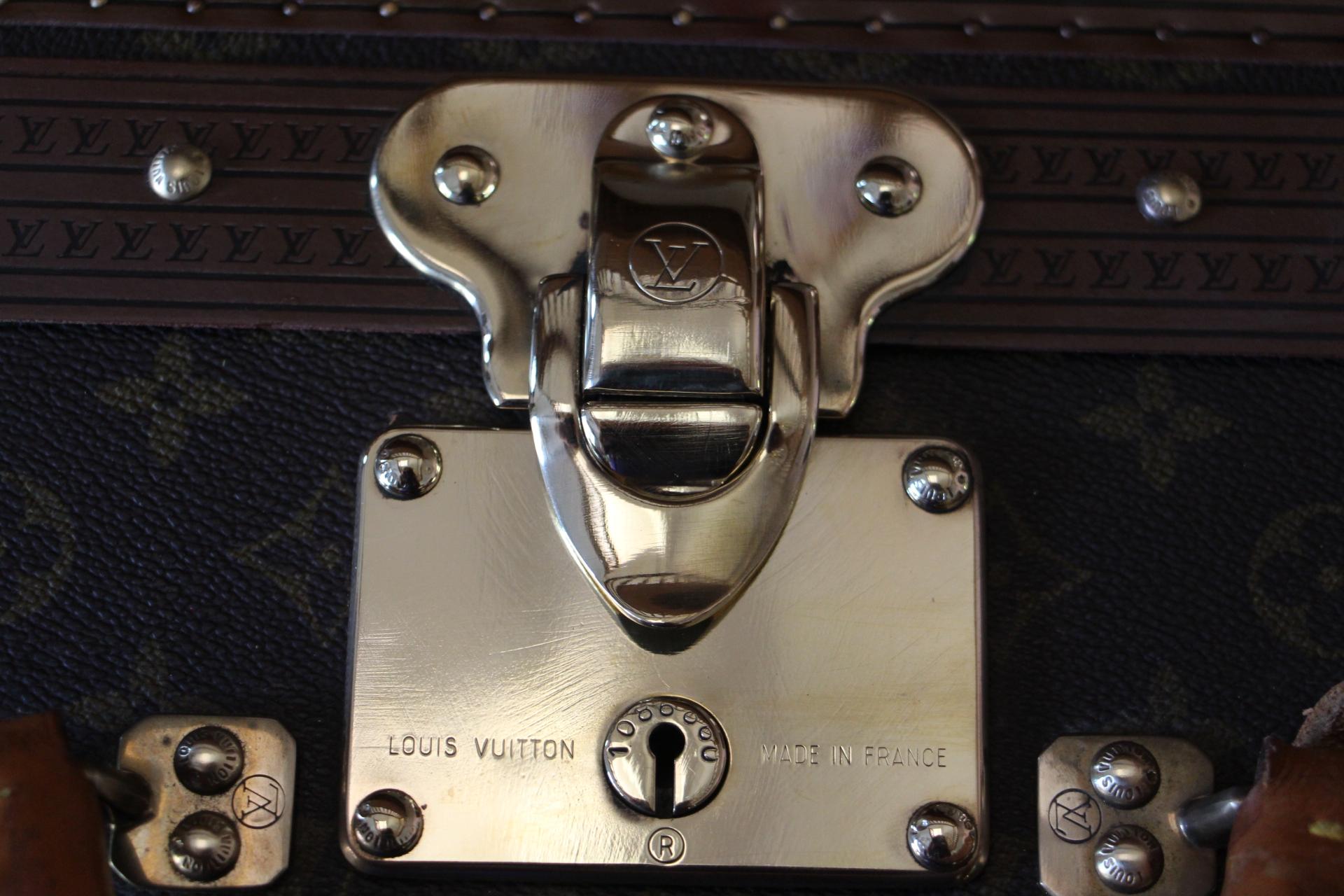  Louis Vuitton Suitcase, Alzer 80 Louis Vuitton Suitcase, Large Vuitton Suitcase In Excellent Condition In Saint-ouen, FR