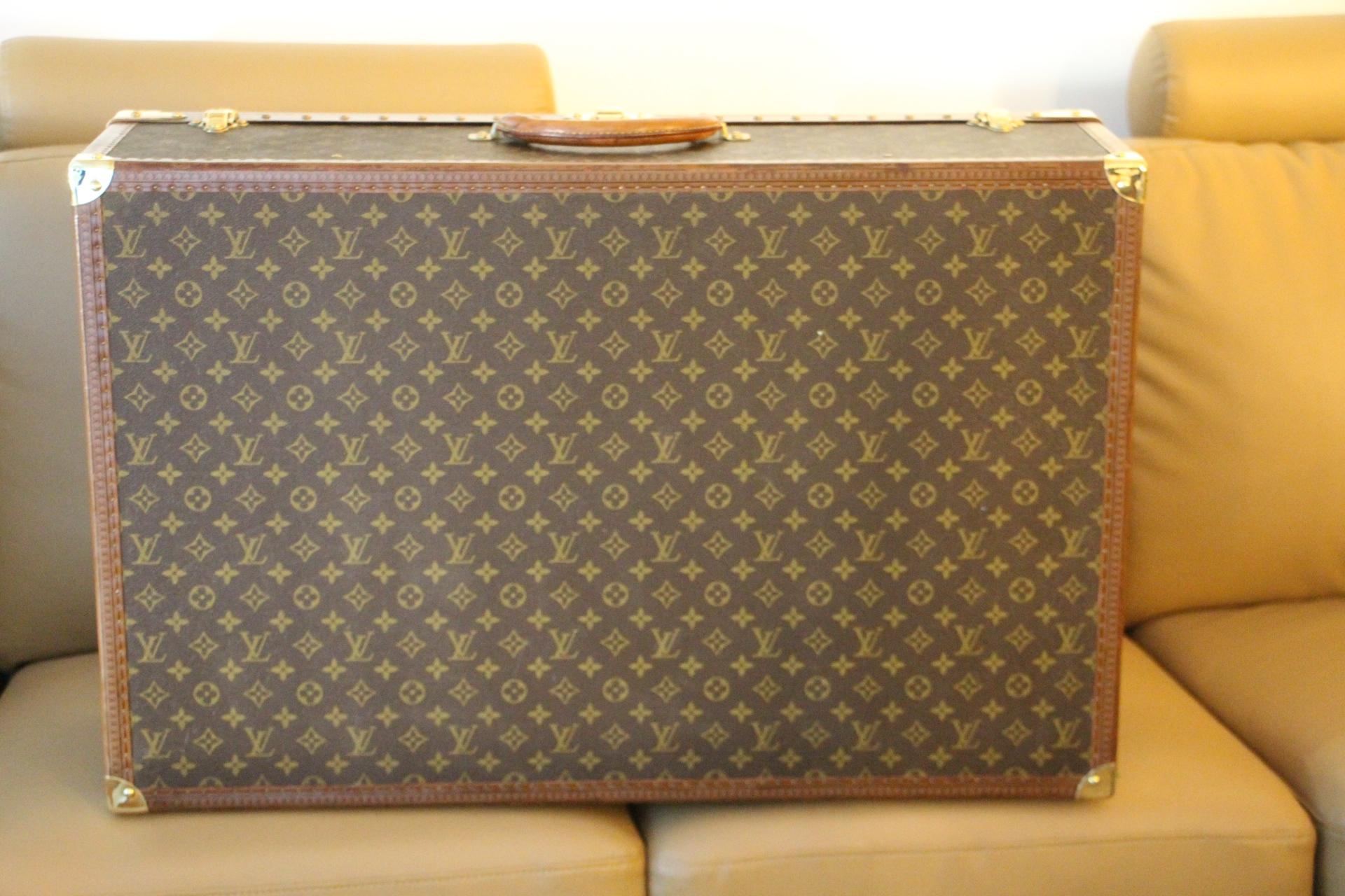 Women's or Men's  Louis Vuitton Suitcase, Alzer 80 Louis Vuitton Suitcase, Large Vuitton Suitcase
