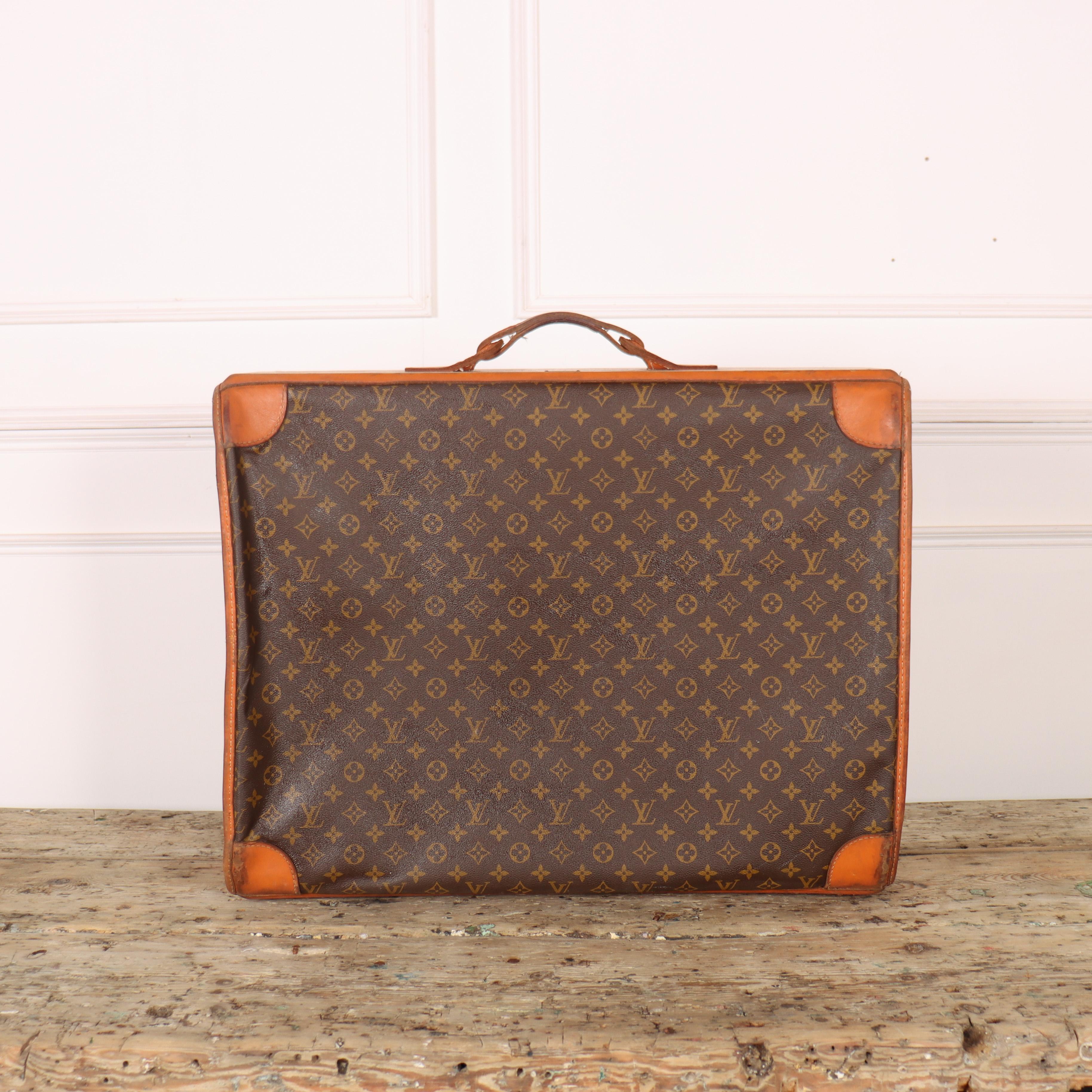 20th C Louis Vuitton leather suitcase. 1970.

Reference: 7939

Dimensions
25.5 inches (65 cms) Wide
20 inches (51 cms) Deep
9 inches (23 cms) High