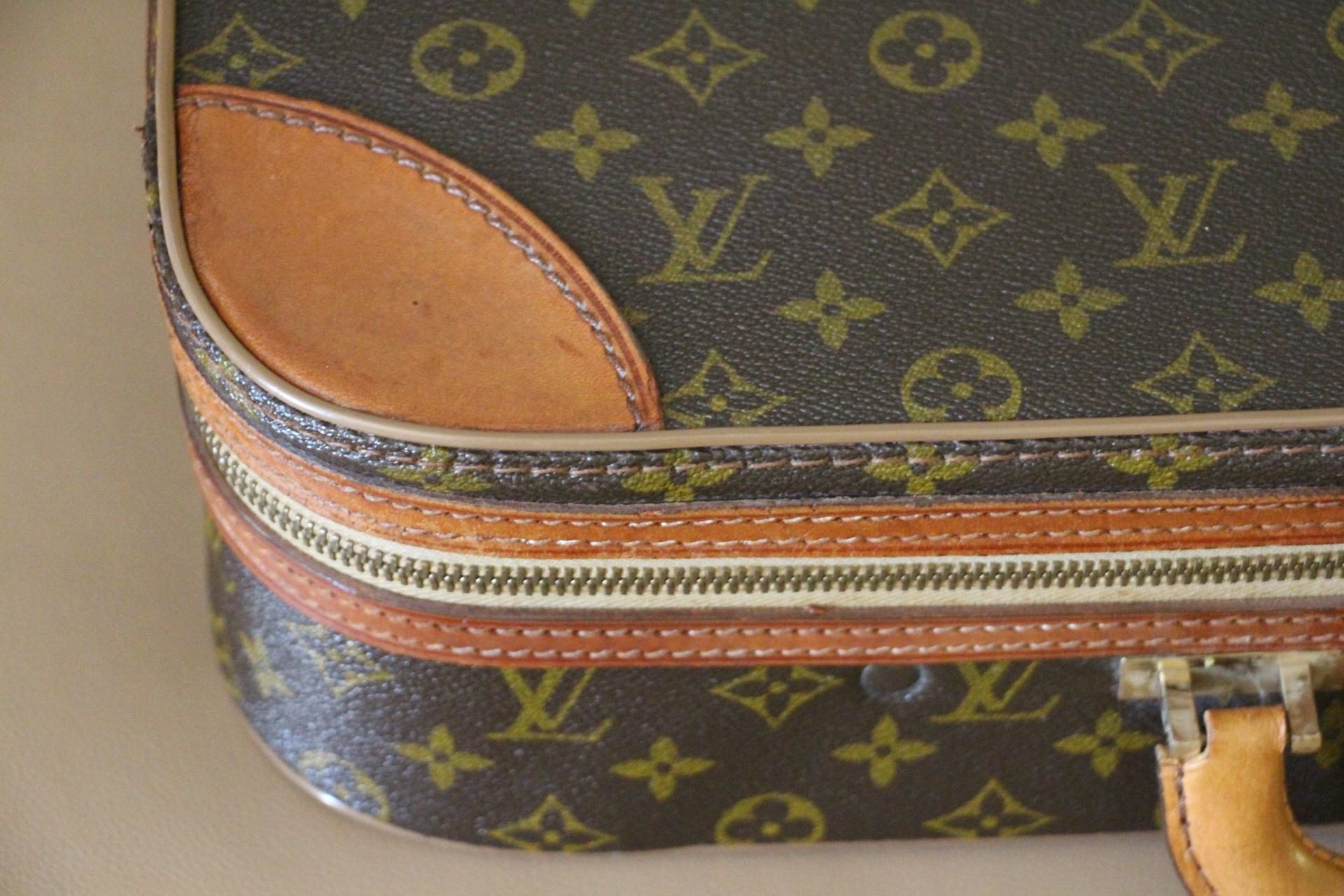  Louis Vuitton-Koffer, Louis Vuitton-Reisetasche, kleine Vuitton-Umhängetasche (Braun) im Angebot