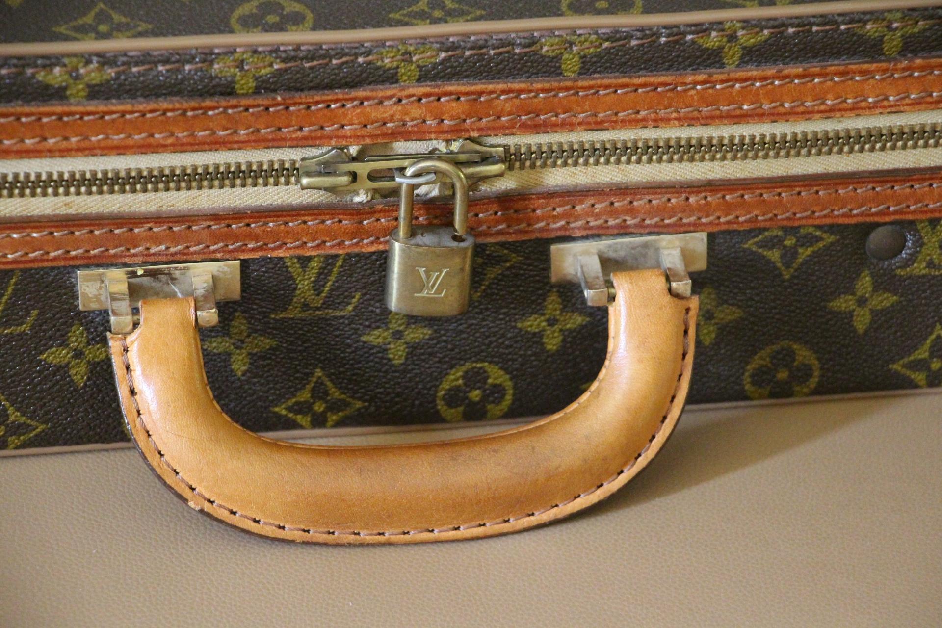  Louis Vuitton-Koffer, Louis Vuitton-Reisetasche, kleine Vuitton-Umhängetasche im Angebot 3