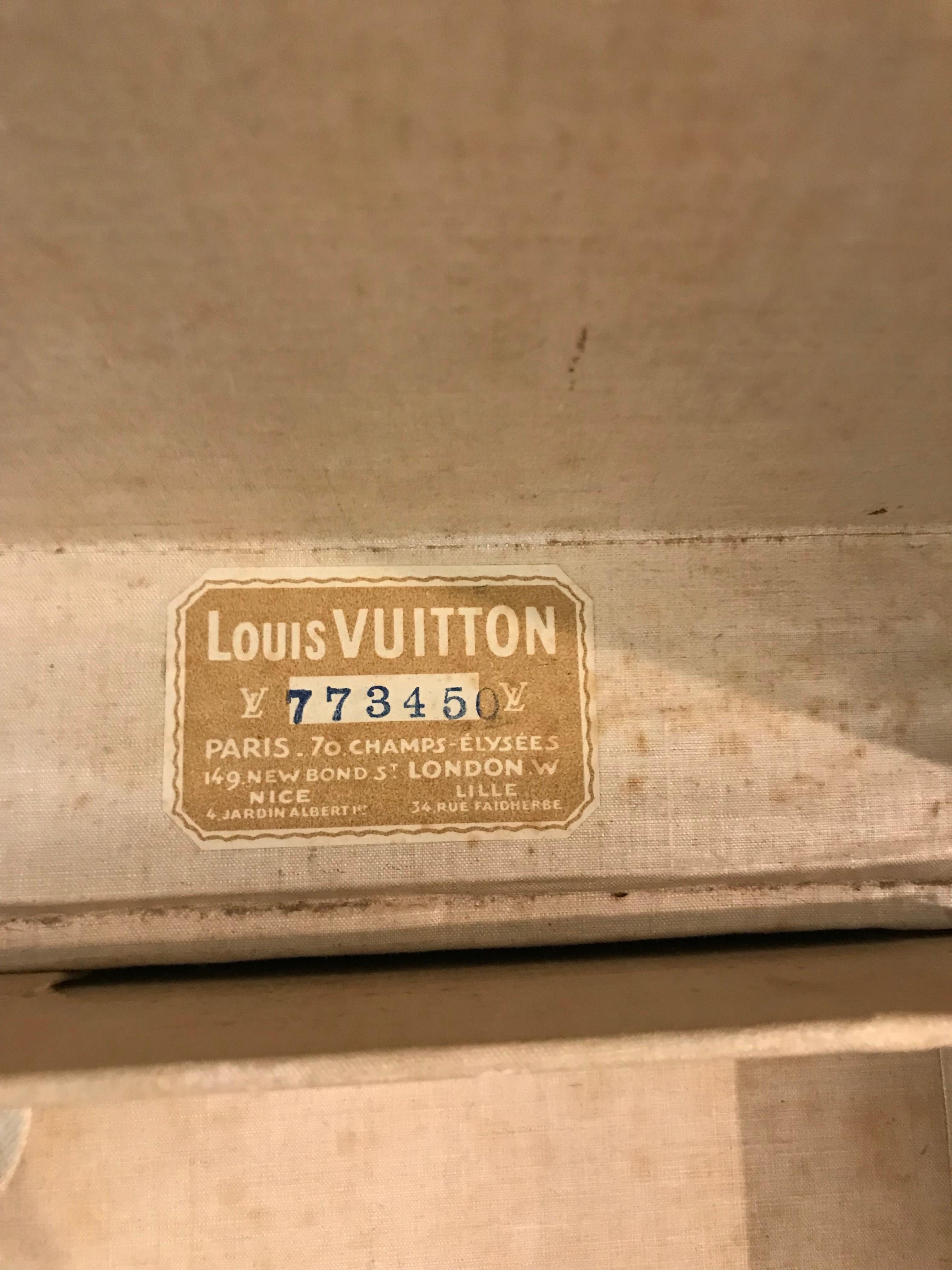 Malle valise Louis Vuitton en vente 11