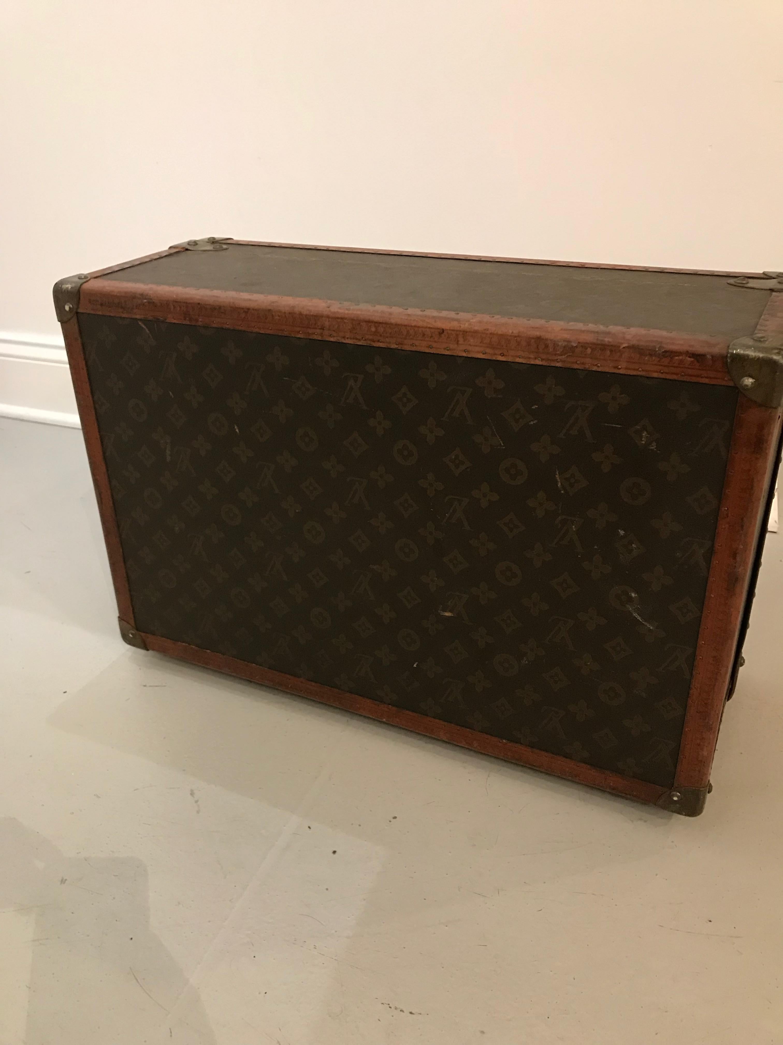 Louis Vuitton Suitcase Trunk with Key For Sale 10