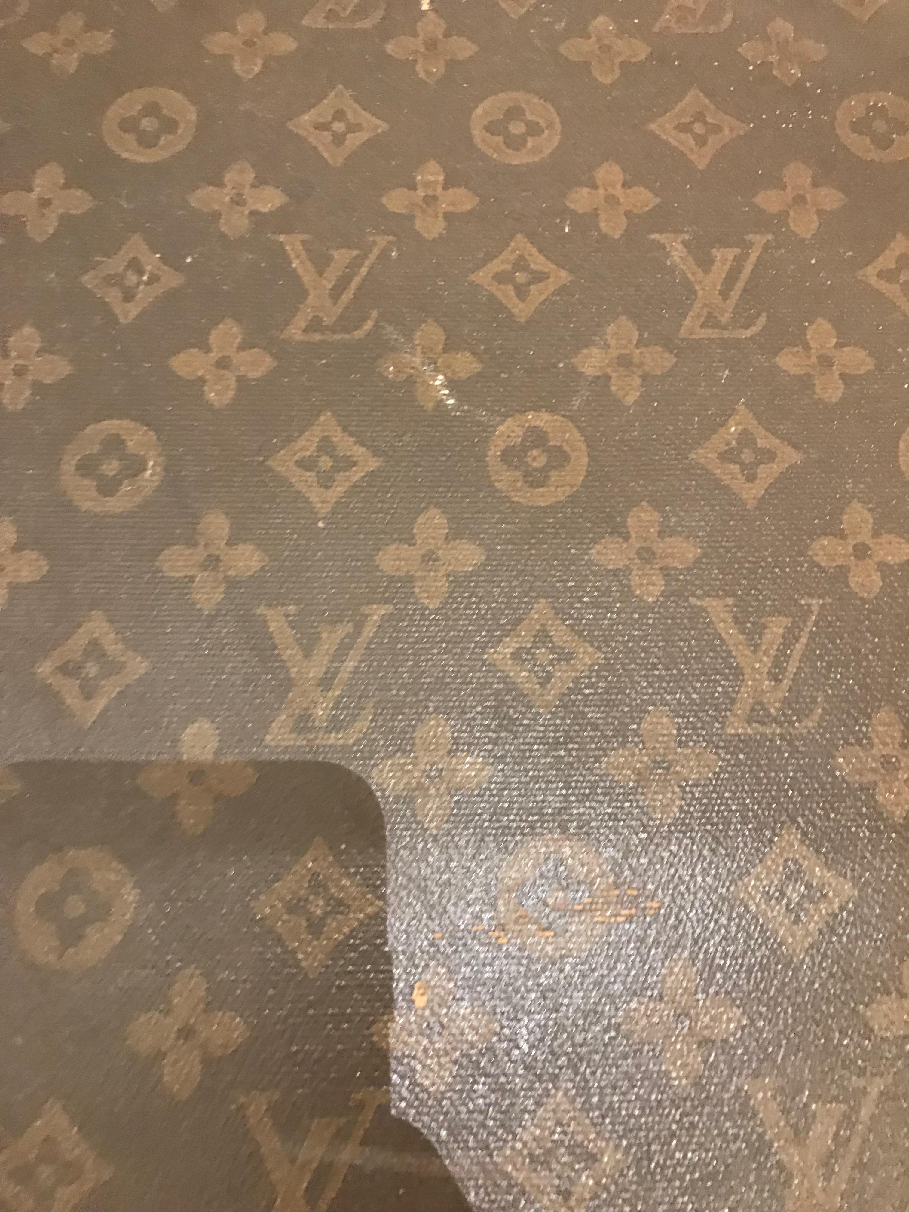 Malle de valise Louis Vuitton avec clé en vente 1