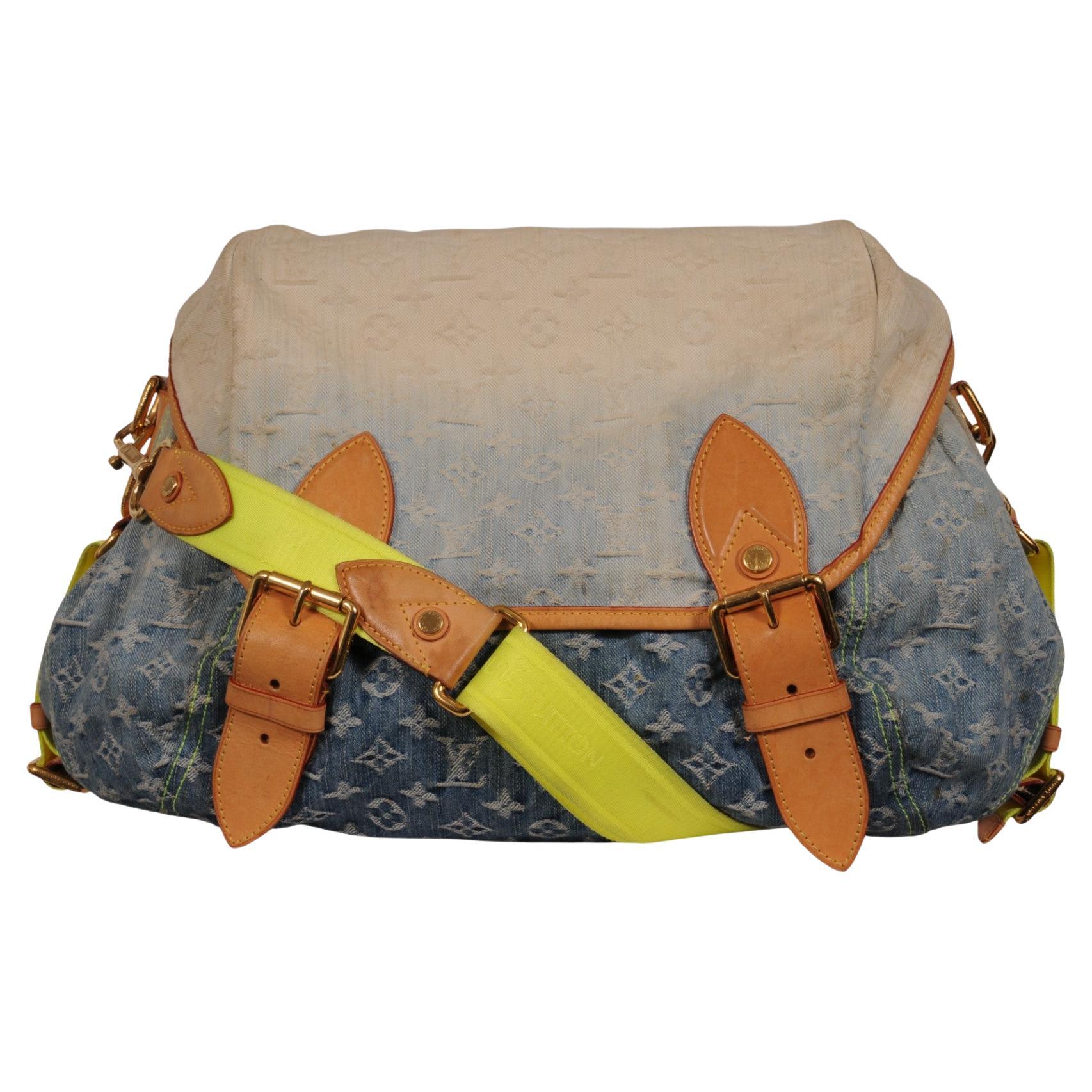 Louis Vuitton Sunrise Denim Lv Logo Monogram Messenger Travel Bag Crossbody en vente