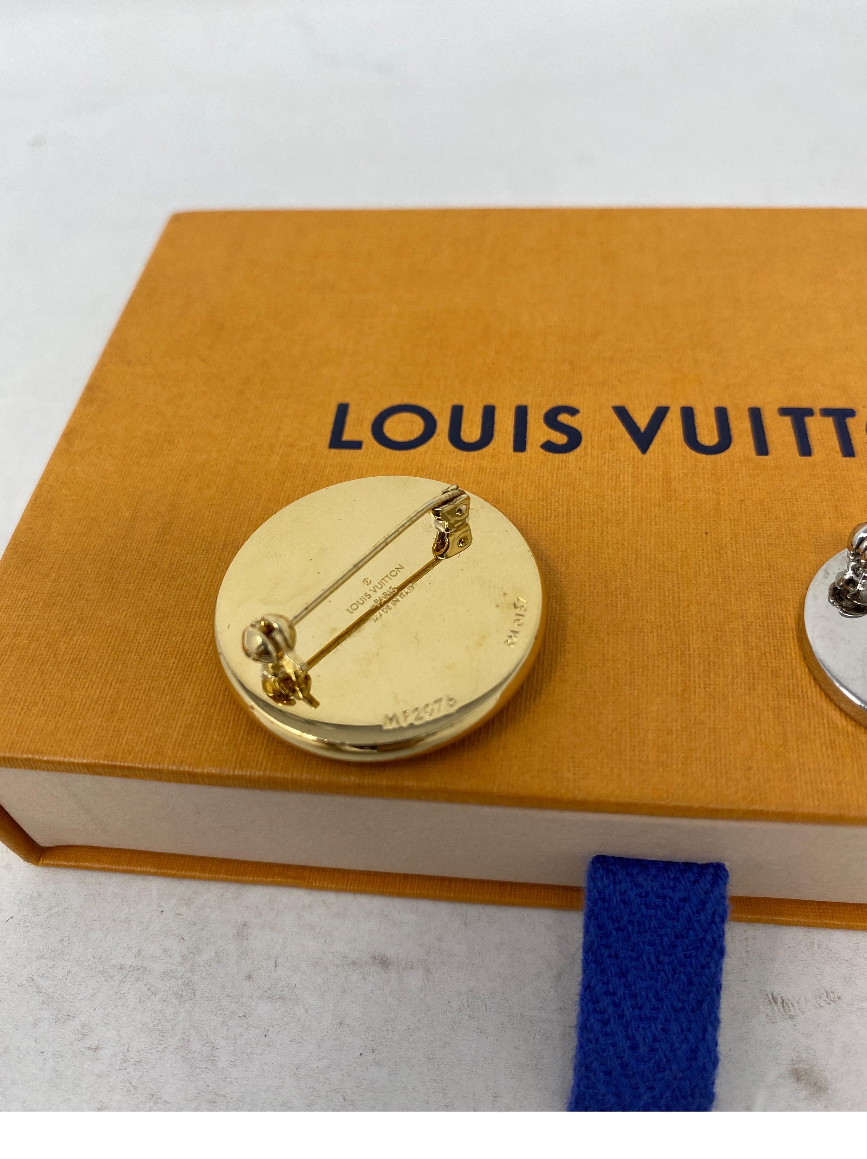 Louis Vuitton Supreme Pin Set at 1stDibs | pin louis vuitton