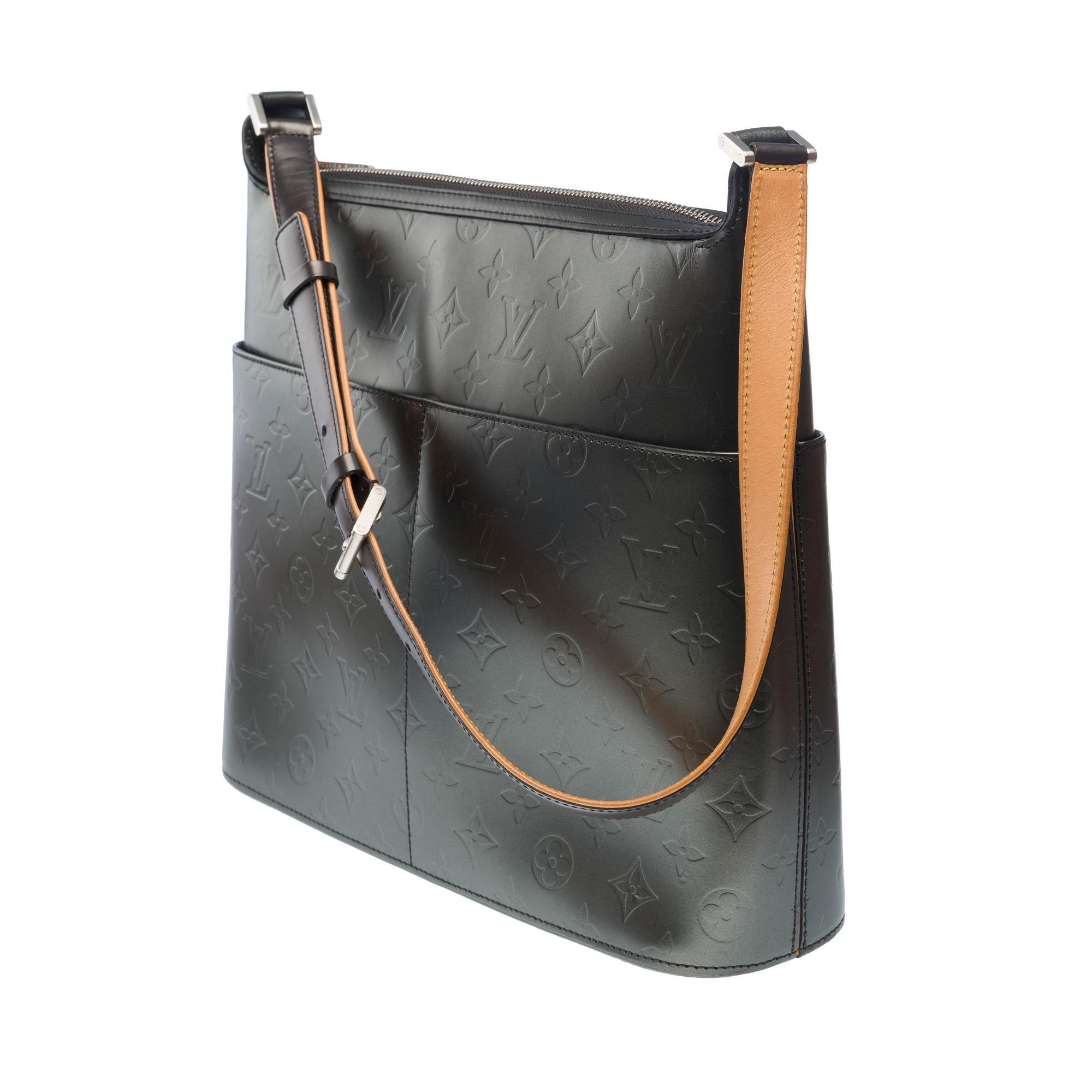 Women's Louis Vuitton Sutter shoulder bag in silver monogram leather, SHW For Sale