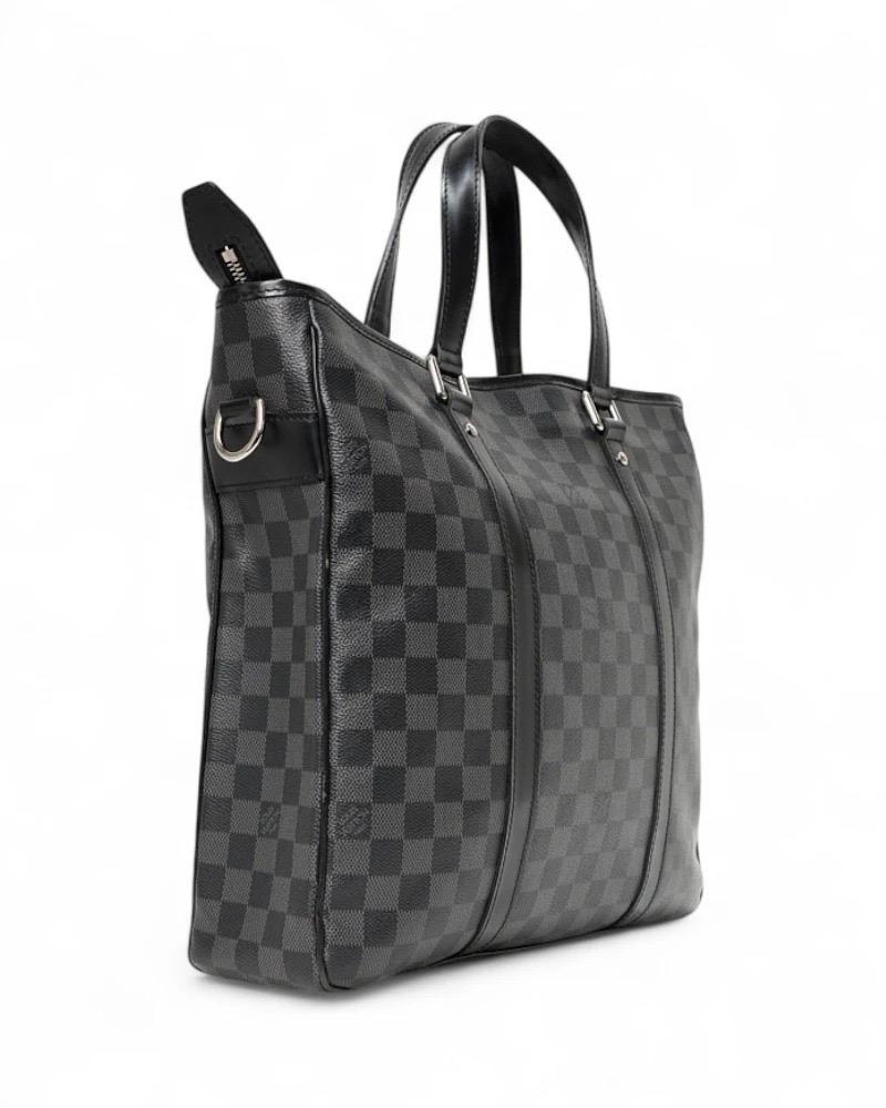 Black Louis Vuitton Tadao MM Damier Graphite Borsa a mano For Sale