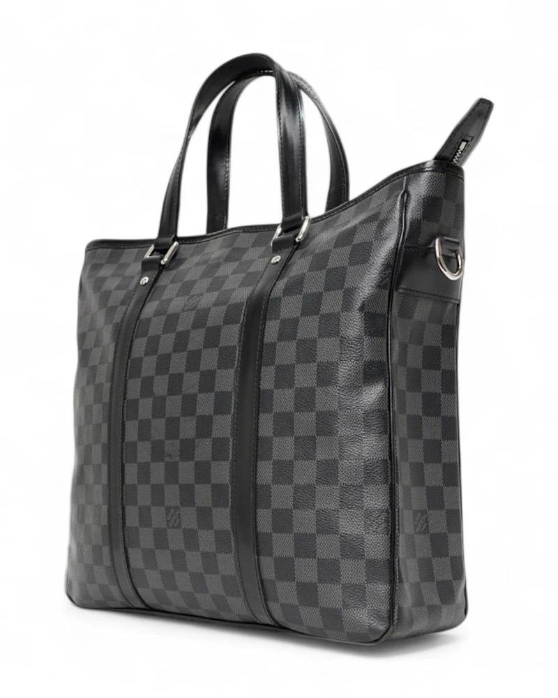 Louis Vuitton Tadao MM Damier Graphite Borsa a mano In Excellent Condition For Sale In Torre Del Greco, IT