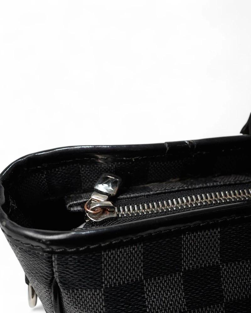Louis Vuitton Tadao MM Damier Graphite Borsa a mano For Sale 2