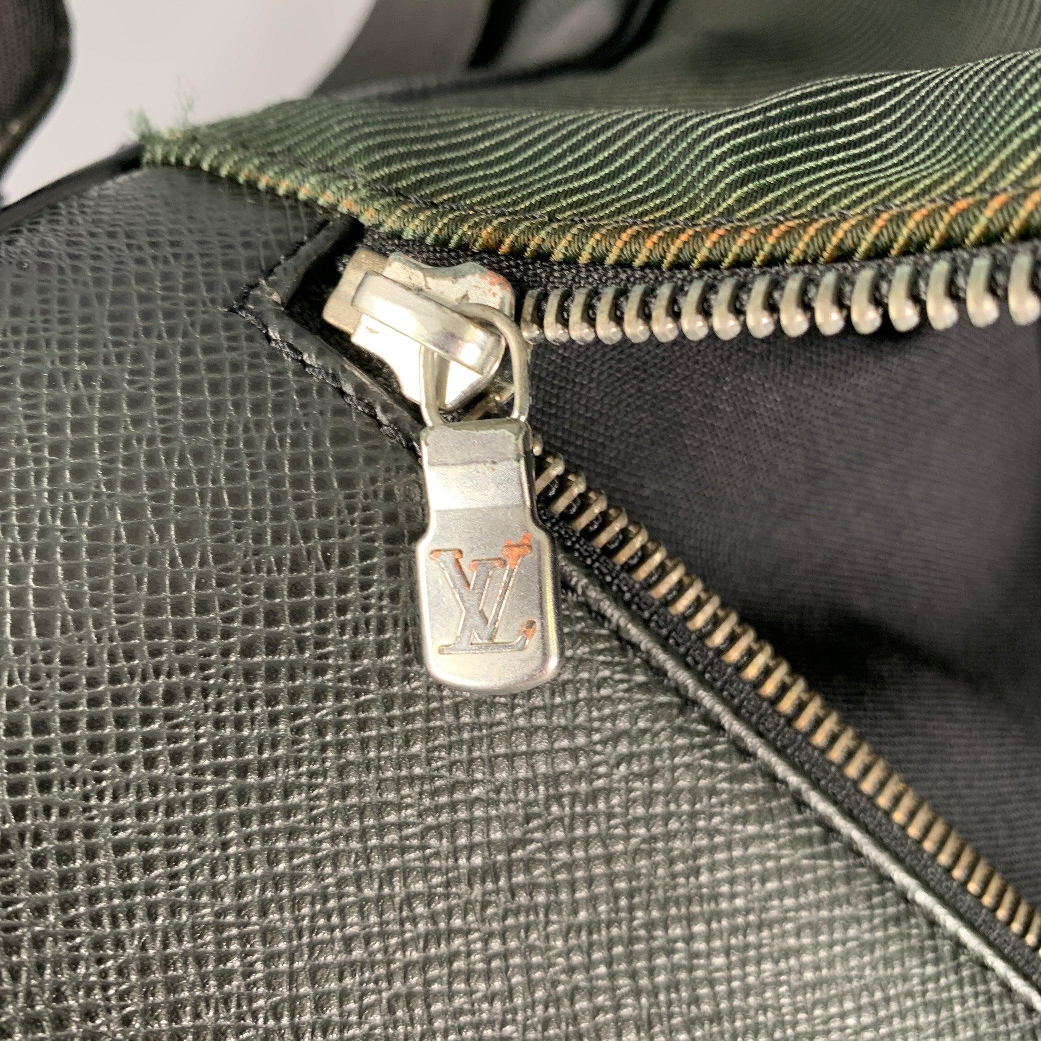 LOUIS VUITTON -Taiga Dersou- Black Dark Green Nylon Leather Messenger Bag 5