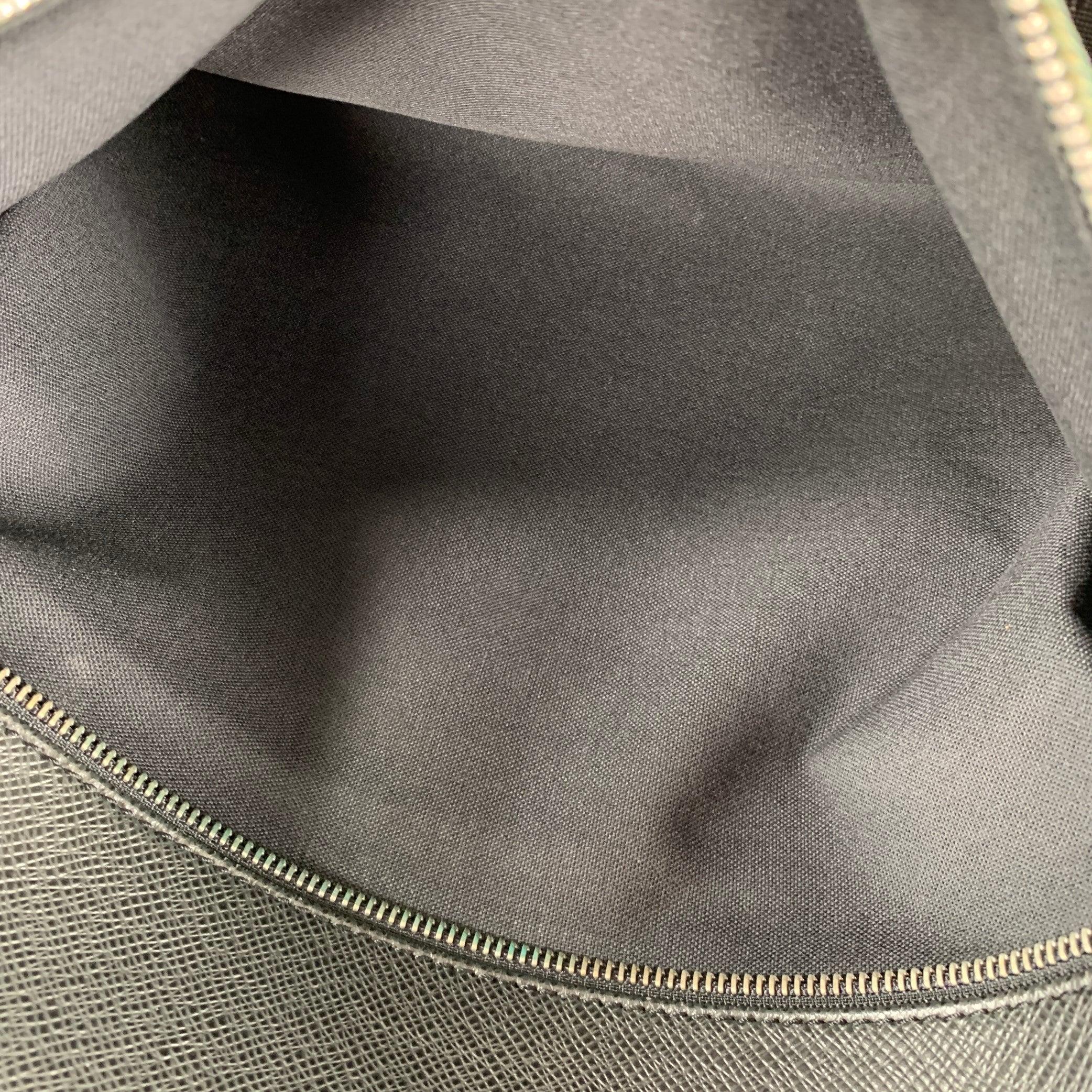 LOUIS VUITTON -Taiga Dersou- Black Dark Green Nylon Leather Messenger Bag 4