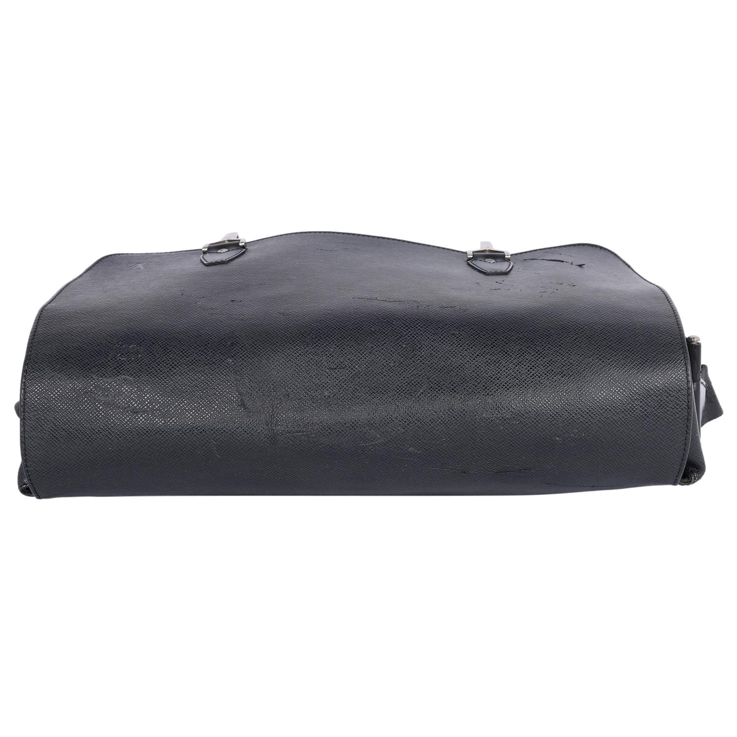 Louis Vuitton Taiga Dersou Messenger Business Bag Black  en vente 10