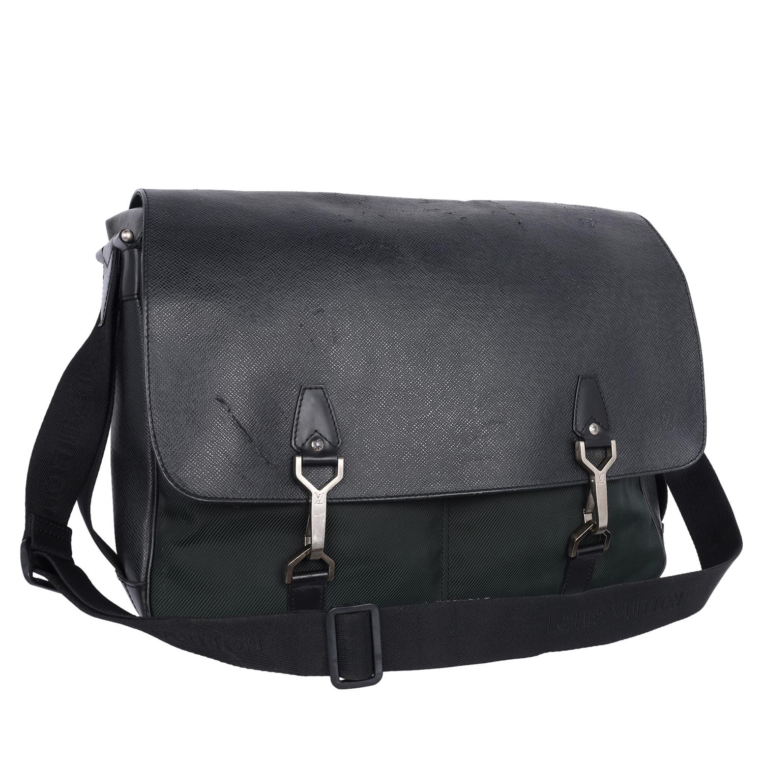 Women's or Men's Louis Vuitton Taiga Dersou Messenger Business Bag Black  For Sale