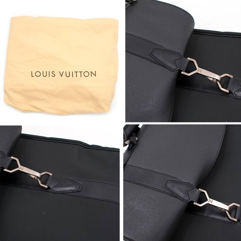 Louis Vuitton Taiga Leather Garment Bag For Sale at 1stdibs
