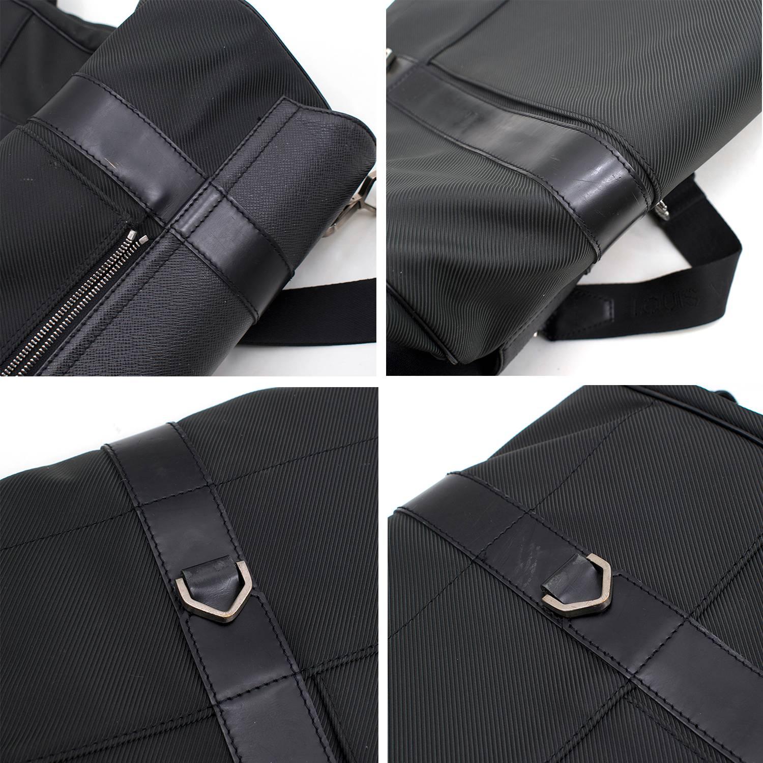 Men's Louis Vuitton Taiga Leather Garment Bag For Sale