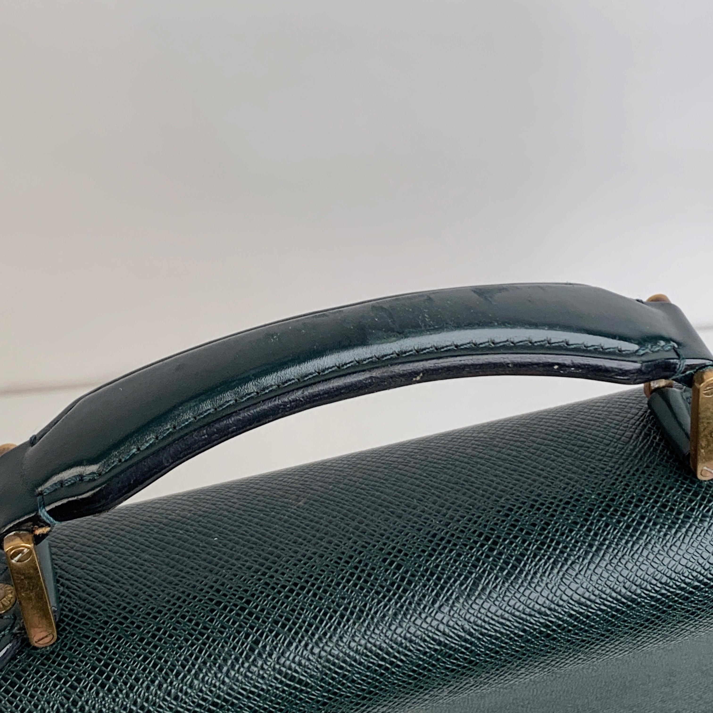 Women's or Men's Louis Vuitton Taiga Leather Robusto 2 Compartments Briefcase MI0928