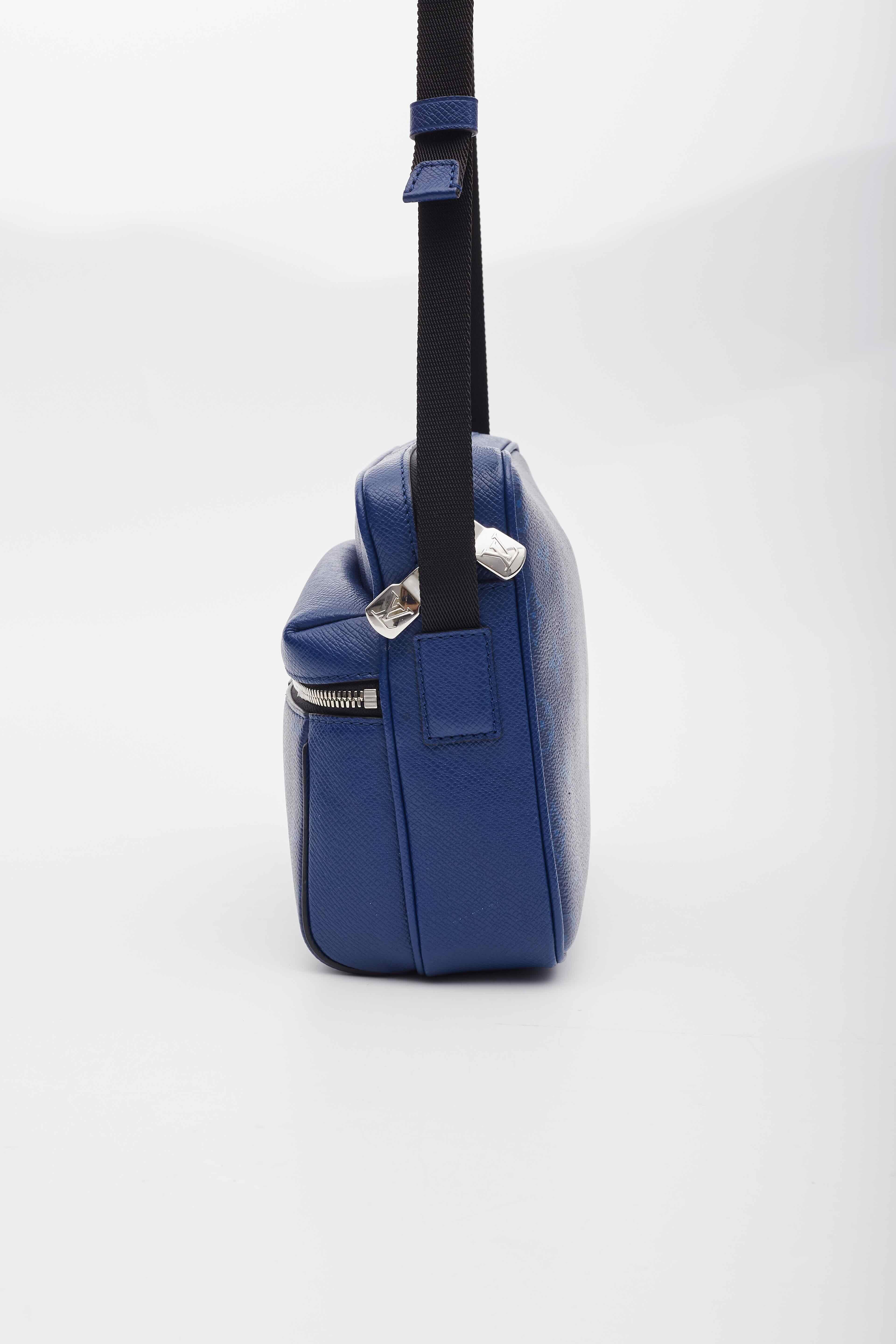 Louis Vuitton Taiga Monogram Cobalt Blue Outdoor Messenger Bag In Excellent Condition In Montreal, Quebec