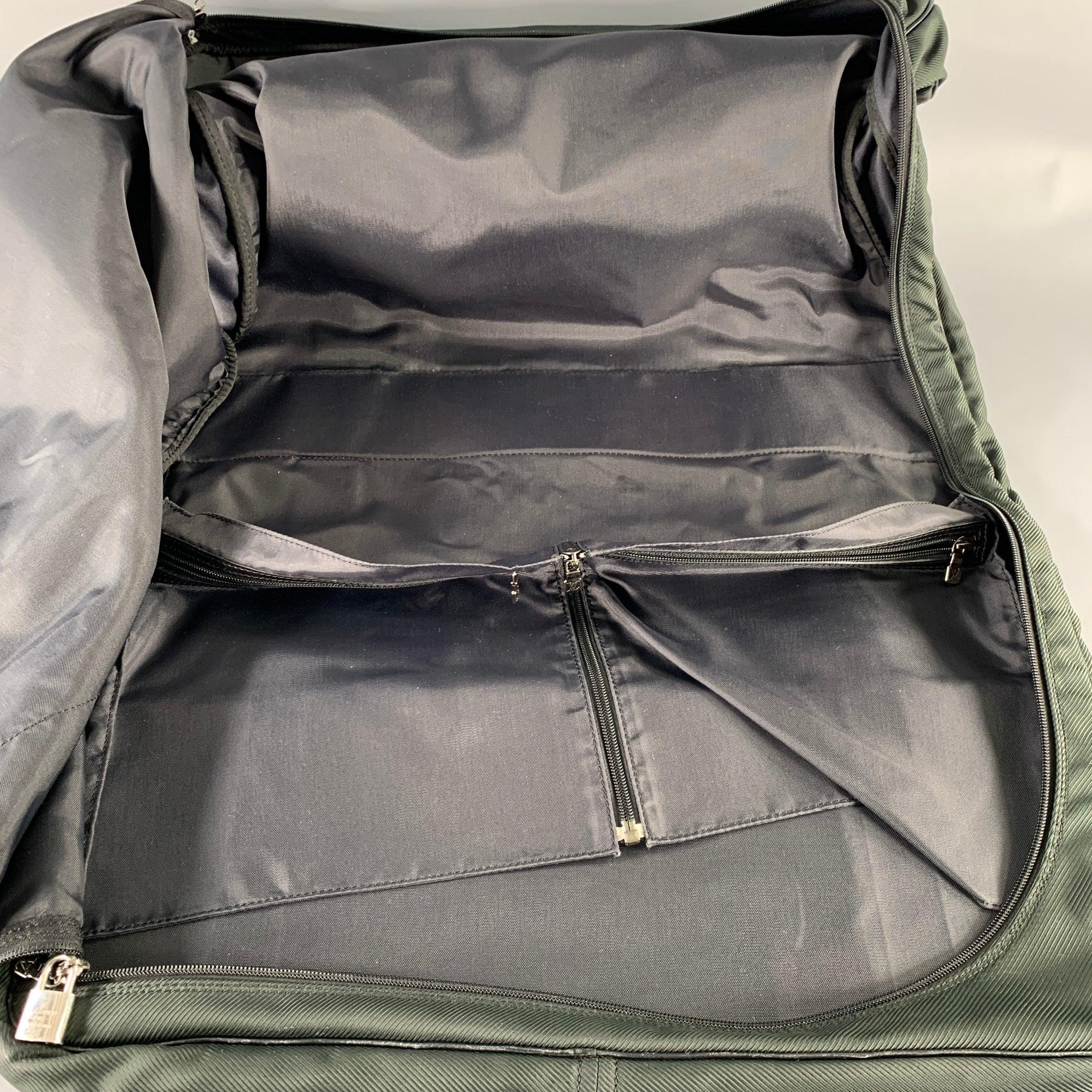 LOUIS VUITTON Taiga Portable Gibeciere Ardoise Green Black Two Tone Nylon Leather Travel Suitcase Bag For Sale 5