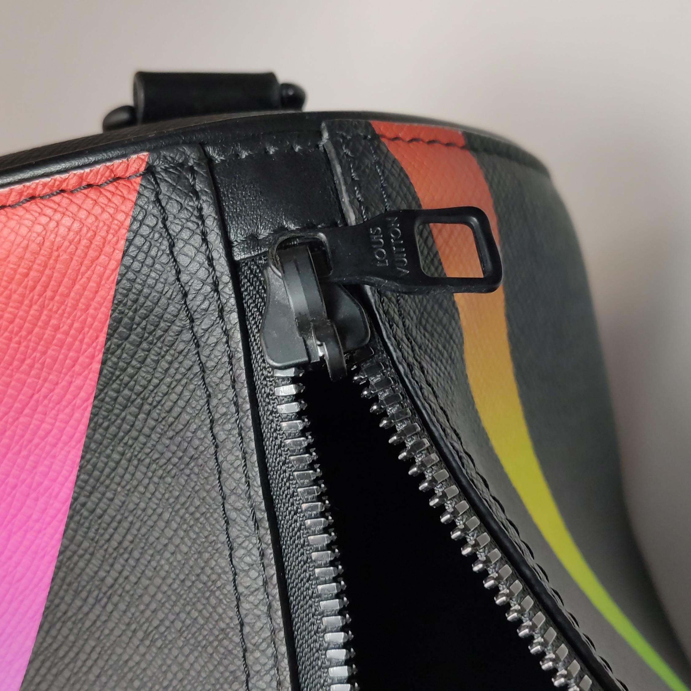 Louis Vuitton Taiga Rainbow Black Keepall Bandouliere 50 Leather For Sale 6