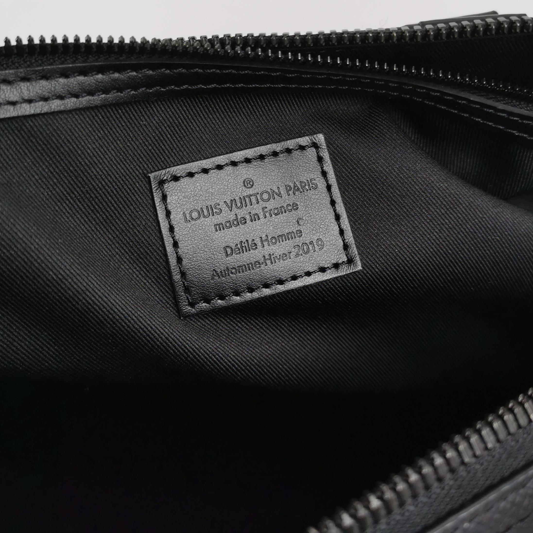 Louis Vuitton Taiga Rainbow Black Keepall Bandouliere 50 Leather For Sale 4