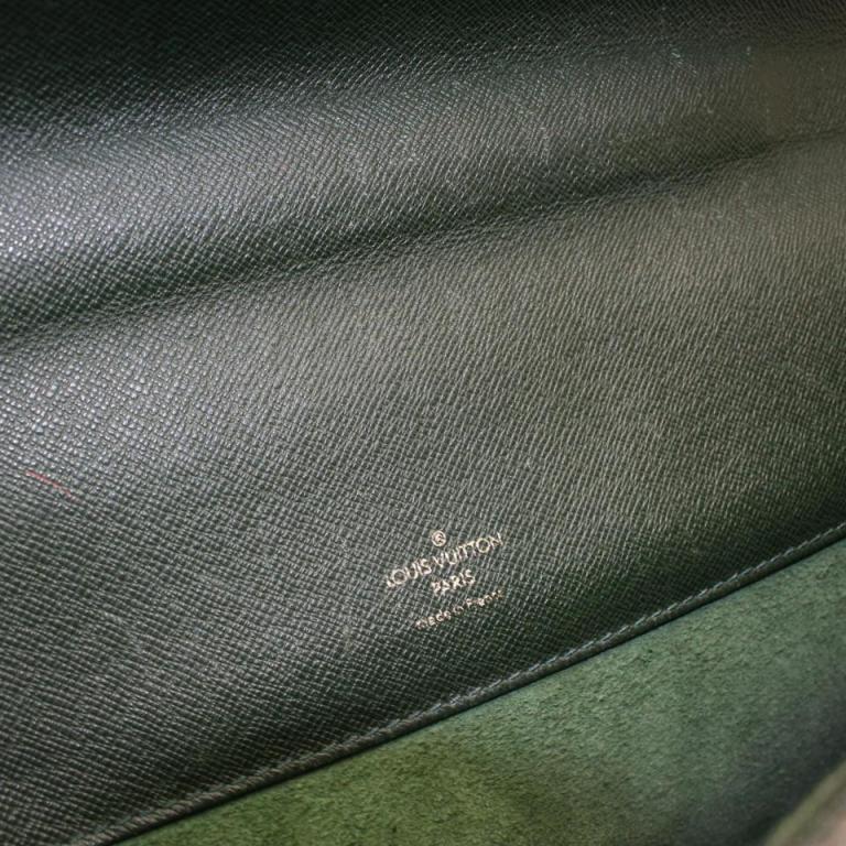 Louis Vuitton Taiga Serviette Kourad 370316 Green Leather Laptop Bag For Sale 2