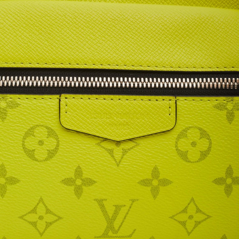 Louis Vuitton Outdoor Messenger Neon Yellow autres Toiles Monogram