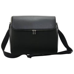 Louis Vuitton Taimyr Black Taiga Leather Messenger Bag