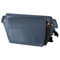Louis Vuitton Takeoff Sling Body Bag in pelle di vitello blu