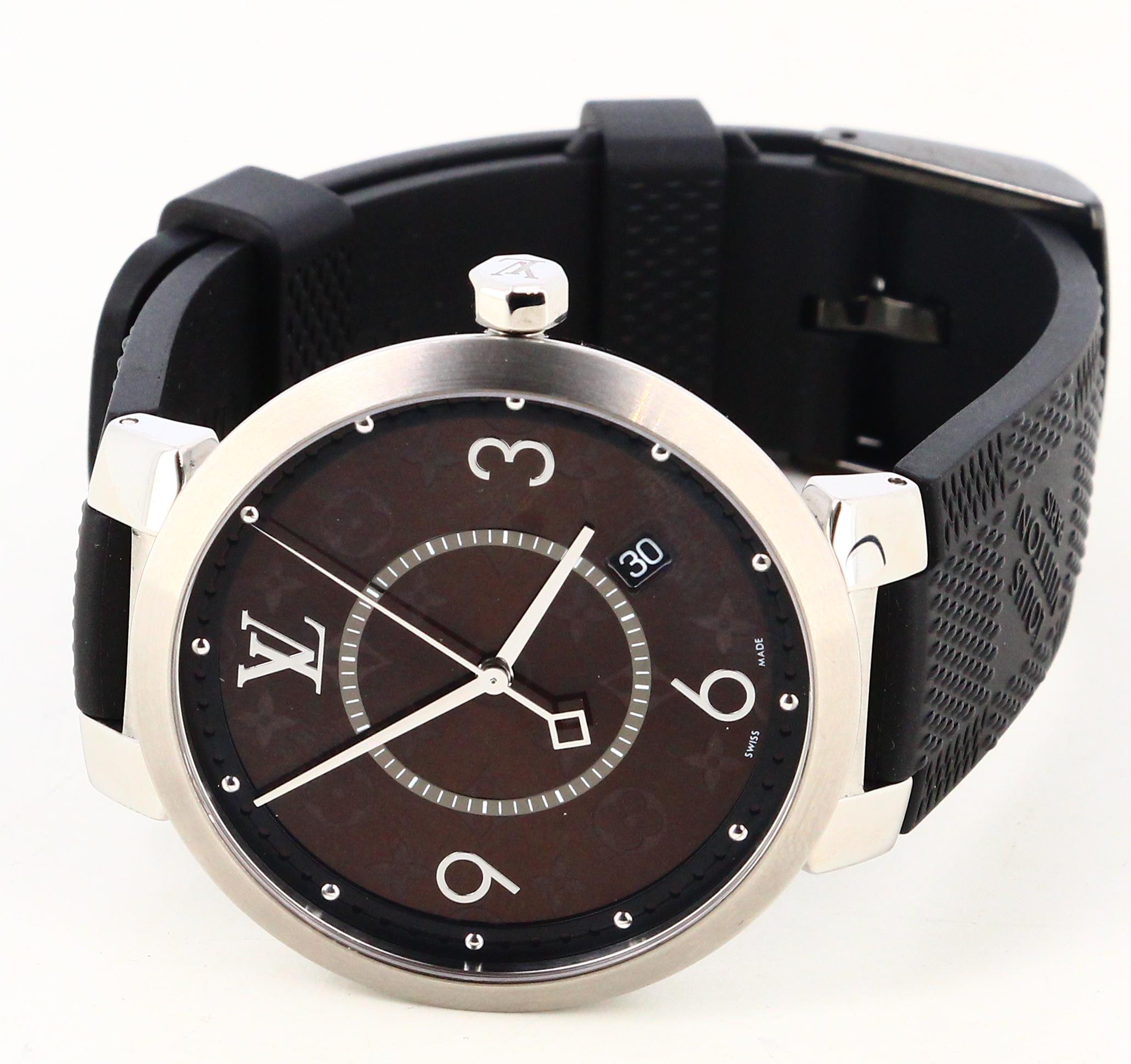 Louis Vuitton Tambour Grafitti Silver Watch

- Very good condition. Shows no signs of wear over time.
- Louis Vuitton Watch 
- Tambour Grafiti Silver 
- LV logo inside