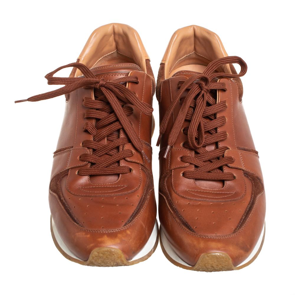 Louis Vuitton Zapatillas bajas con cordones de piel tostada talla 43 en Bueno Estado en Dubai, Al Qouz 2