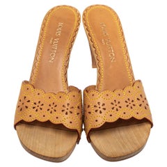 Louis Vuitton - Sandales sabots en cuir beige et bois Taille 40.5