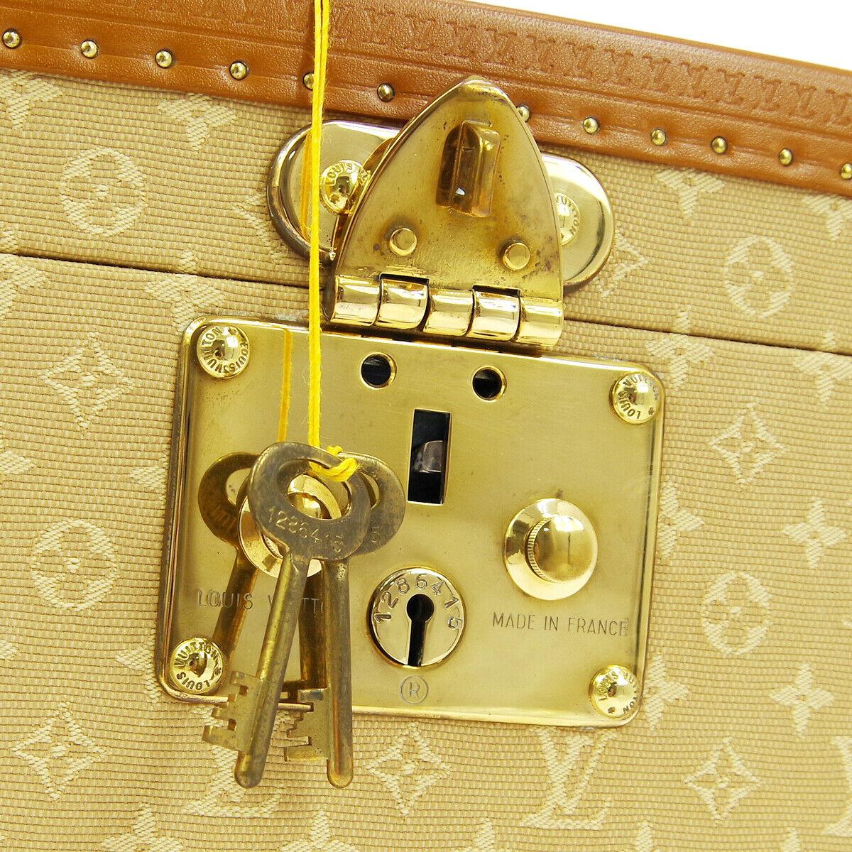 Louis Vuitton Limited Edition Tan Monogram Leather Travel Vanity Top Handle Storage Box Trunk

Fabric
Leather
Silver tone hardware
Flip lock closure
Velvet lining
Date code present
Made in France
Handle drop 1.5