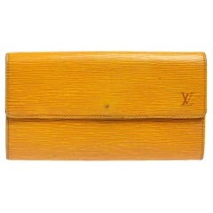 Portafoglio internazionale Louis Vuitton con nappe in pelle di Epi giallo Porte Tresor