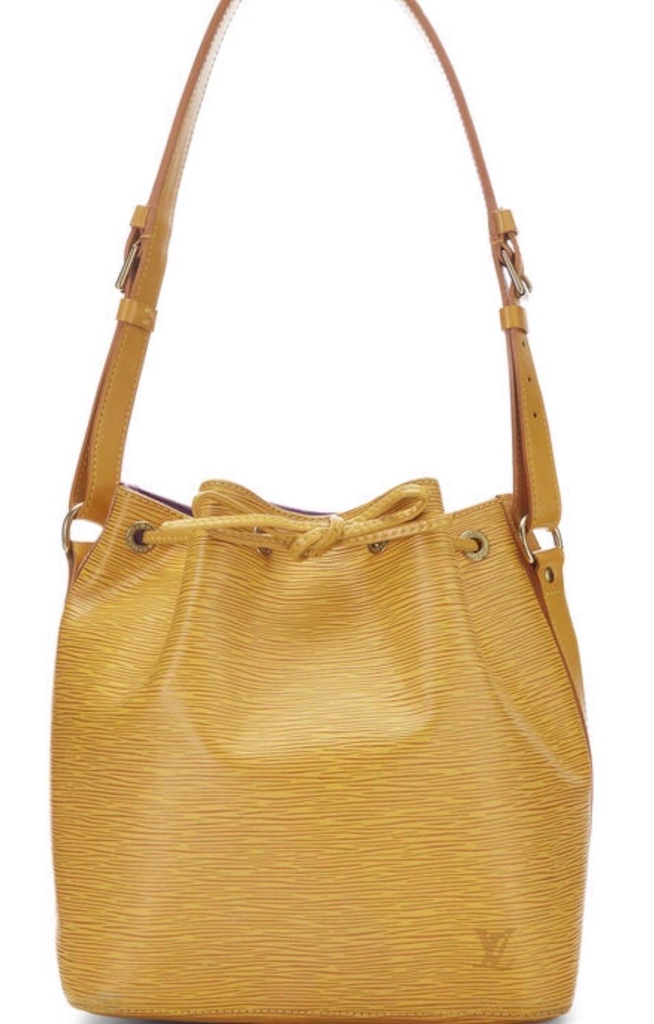 LOUIS VUITTON TASSIL YELLOW EPI NOÉ PETITE Drawstring Hand Bag/ Shoulder Bag In Good Condition For Sale In New York, NY