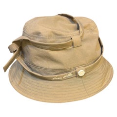 Sombrero de pescador de Louis Vuitton en color topo