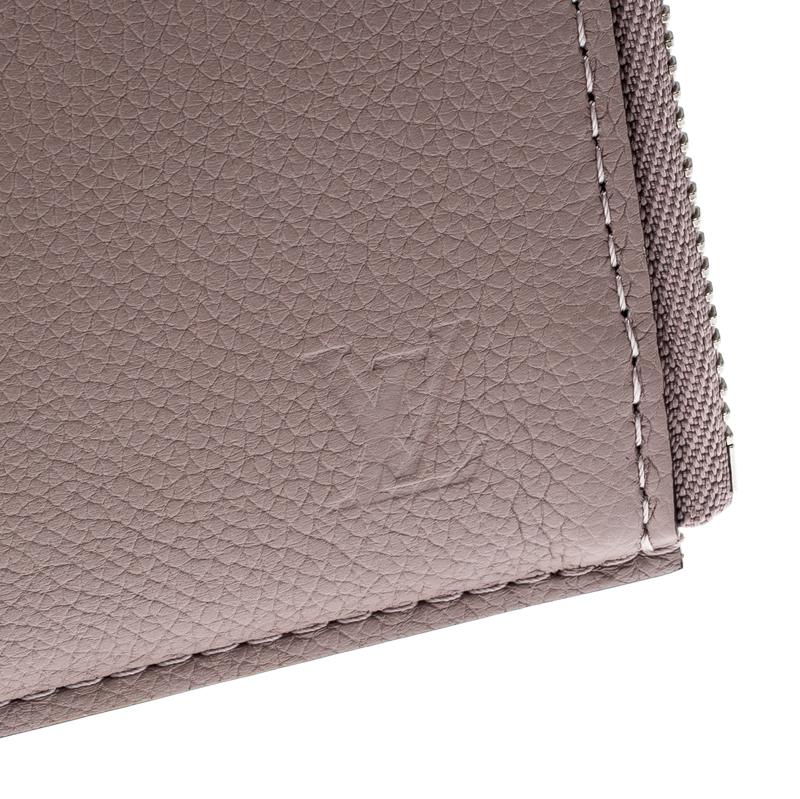 Women's Louis Vuitton Taupe Leather Jules PM Pochette