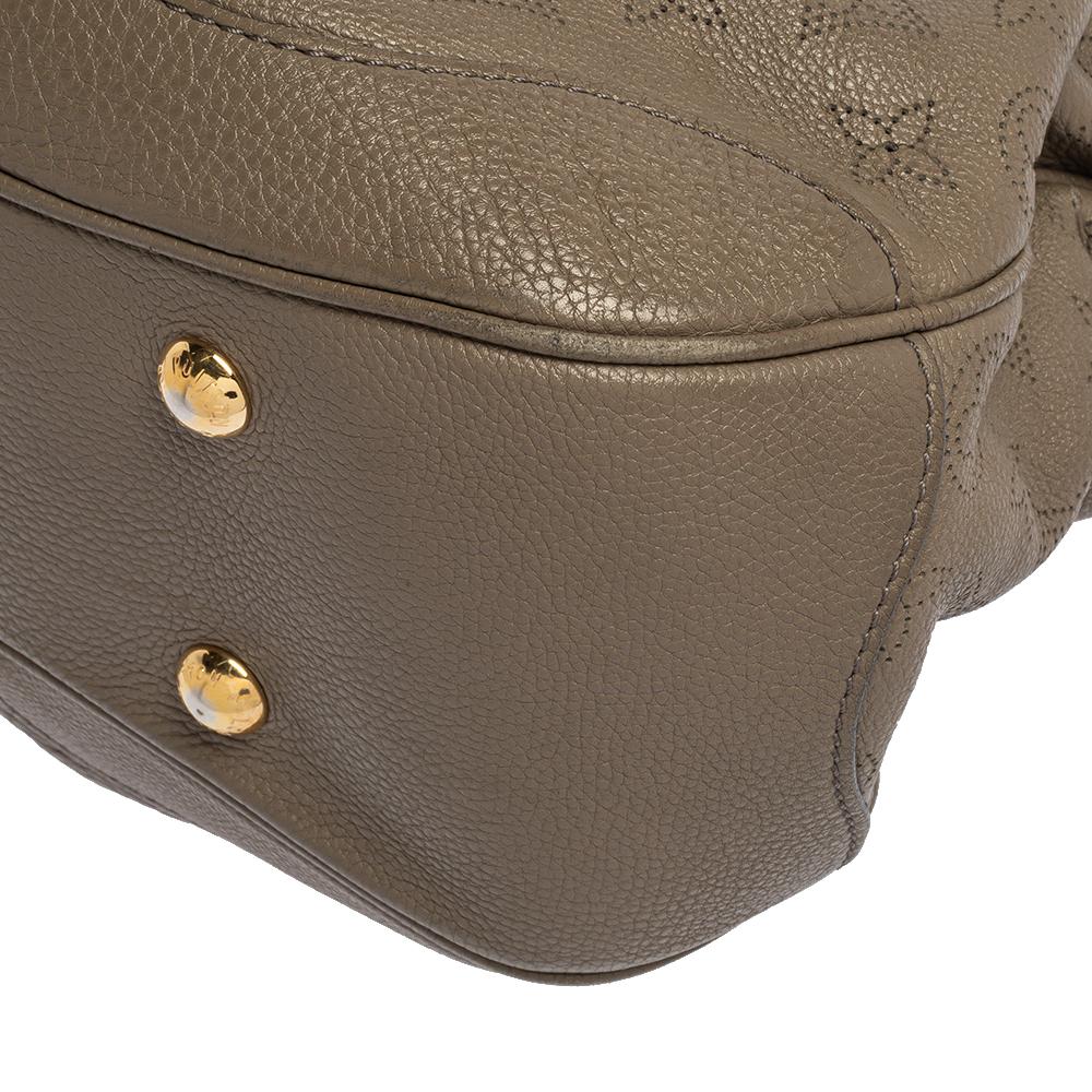 Louis Vuitton Taupe Monogram Mahina Leather Solar PM Bag 2