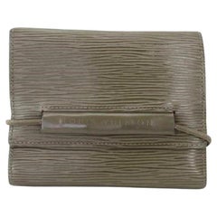 Elastisches Portemonnaie von Louis Vuitton in Taupe mit Pfeffermütze 226604
