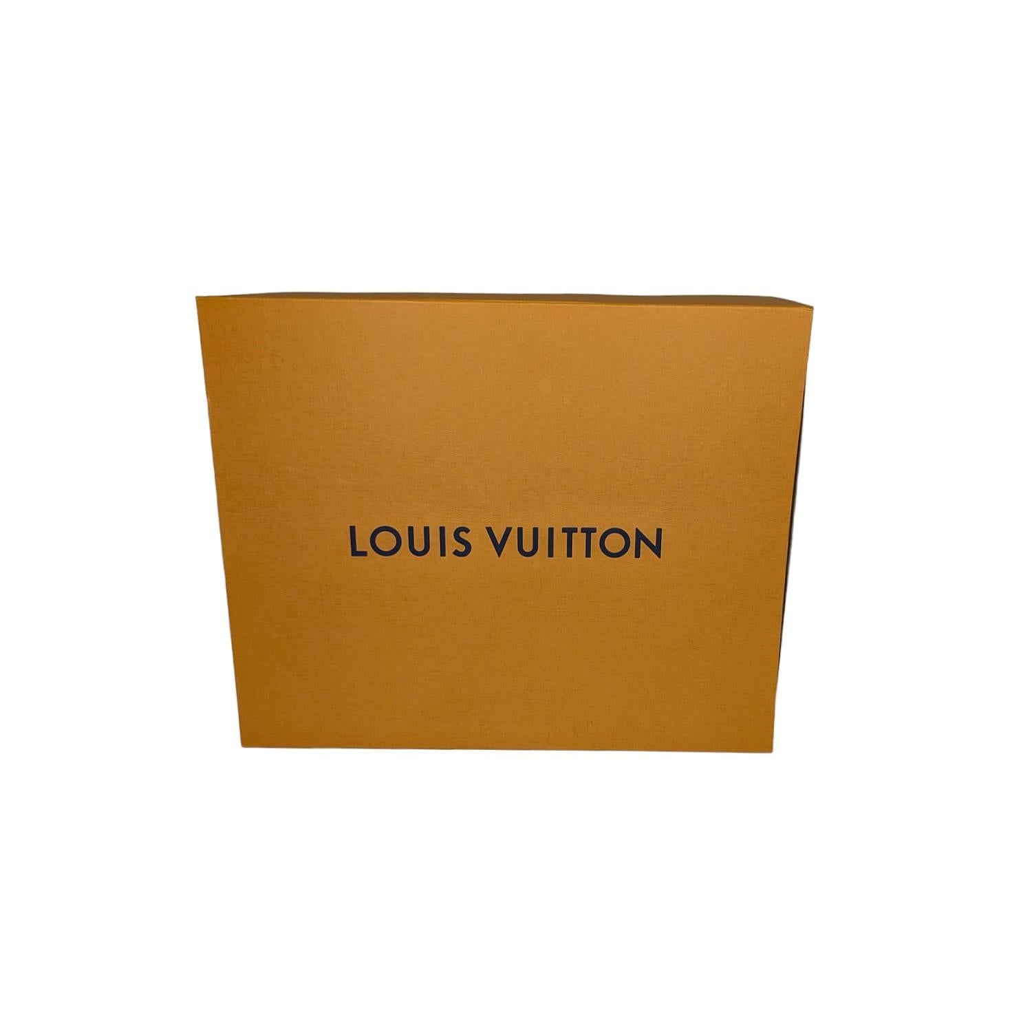Louis Vuitton Magnolia Taurillion Capucines PM Satchel For Sale 3